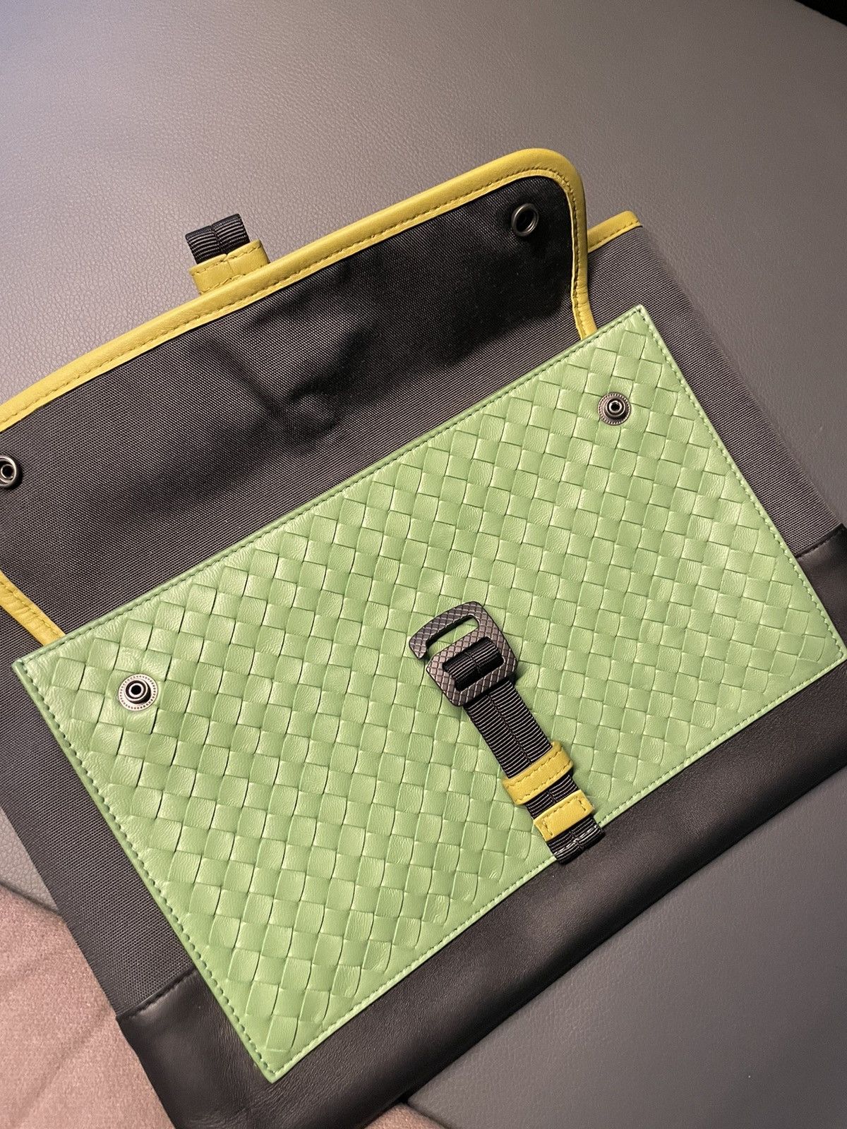 Bottega Veneta Green Brand NEW Rare SuperRunway Woven Leather Pouch Bag Size ONE SIZE - 17 Thumbnail