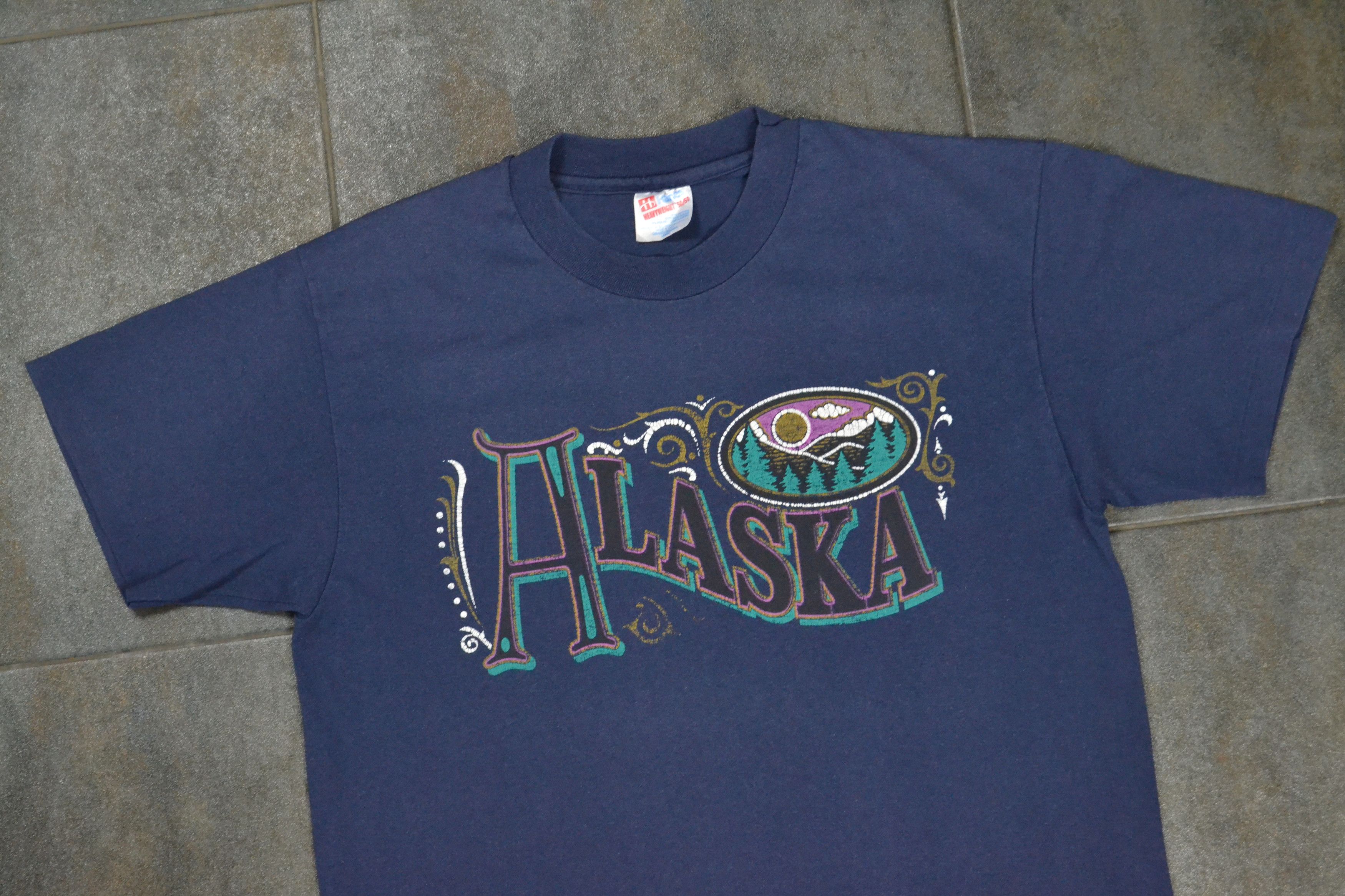 Vintage 80s Vintage Alaska Big Nature Print Hanes Navy T-Shirt Size US XL / EU 56 / 4 - 1 Thumbnail