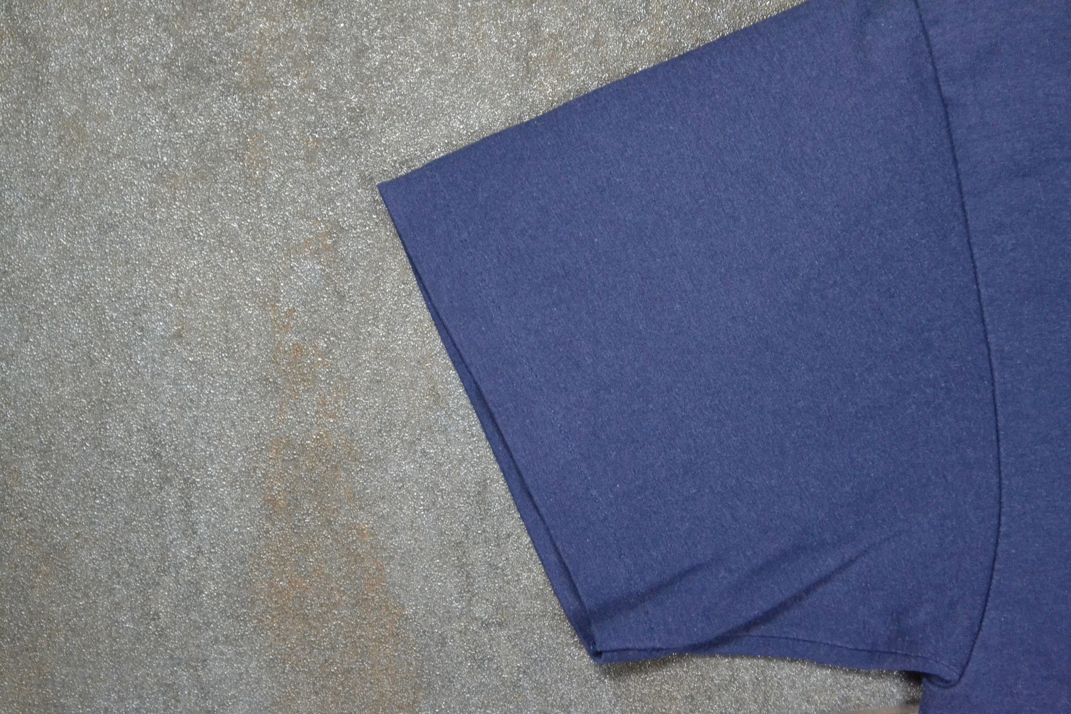 Vintage 80s Vintage Alaska Big Nature Print Hanes Navy T-Shirt Size US XL / EU 56 / 4 - 8 Thumbnail