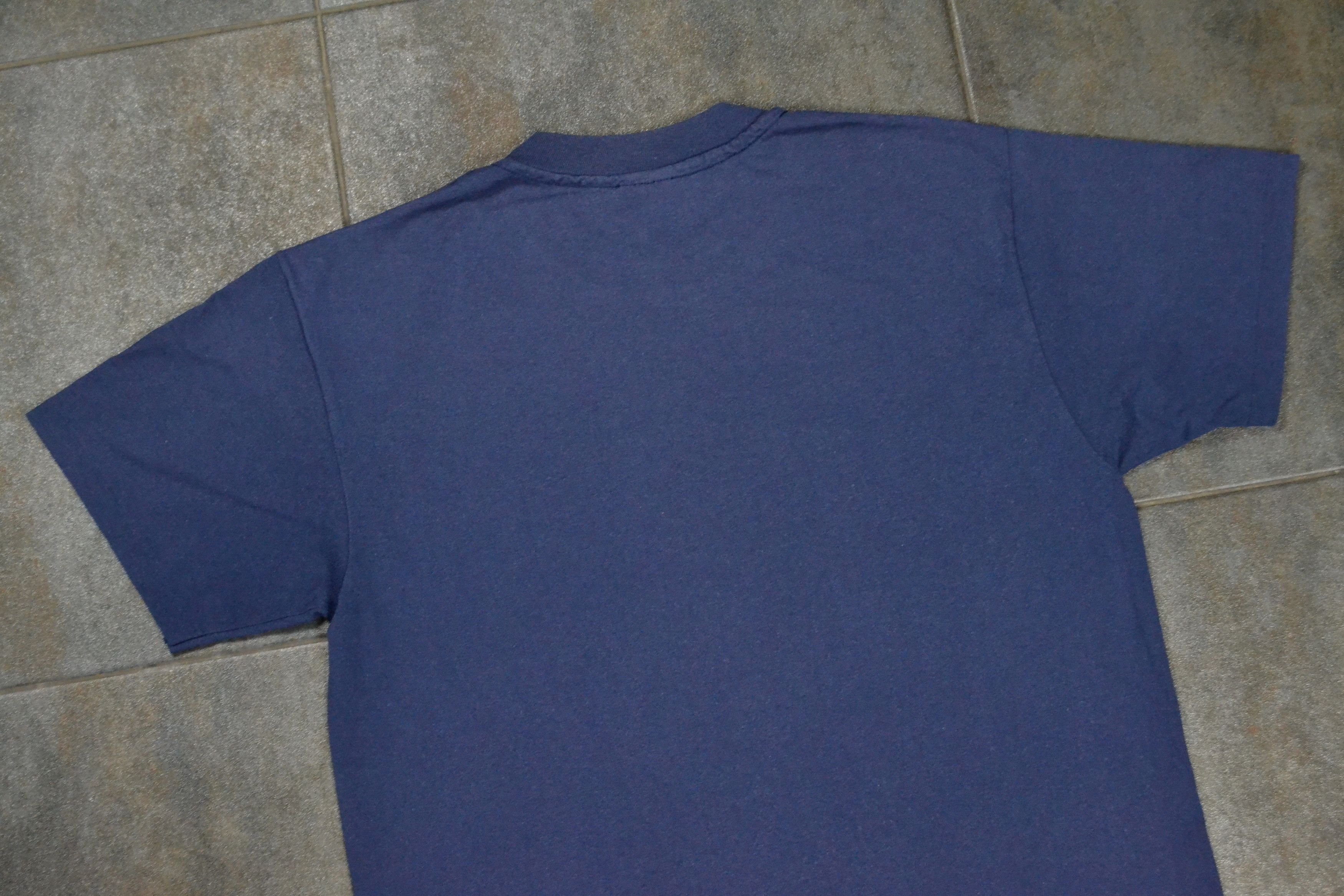 Vintage 80s Vintage Alaska Big Nature Print Hanes Navy T-Shirt Size US XL / EU 56 / 4 - 11 Thumbnail