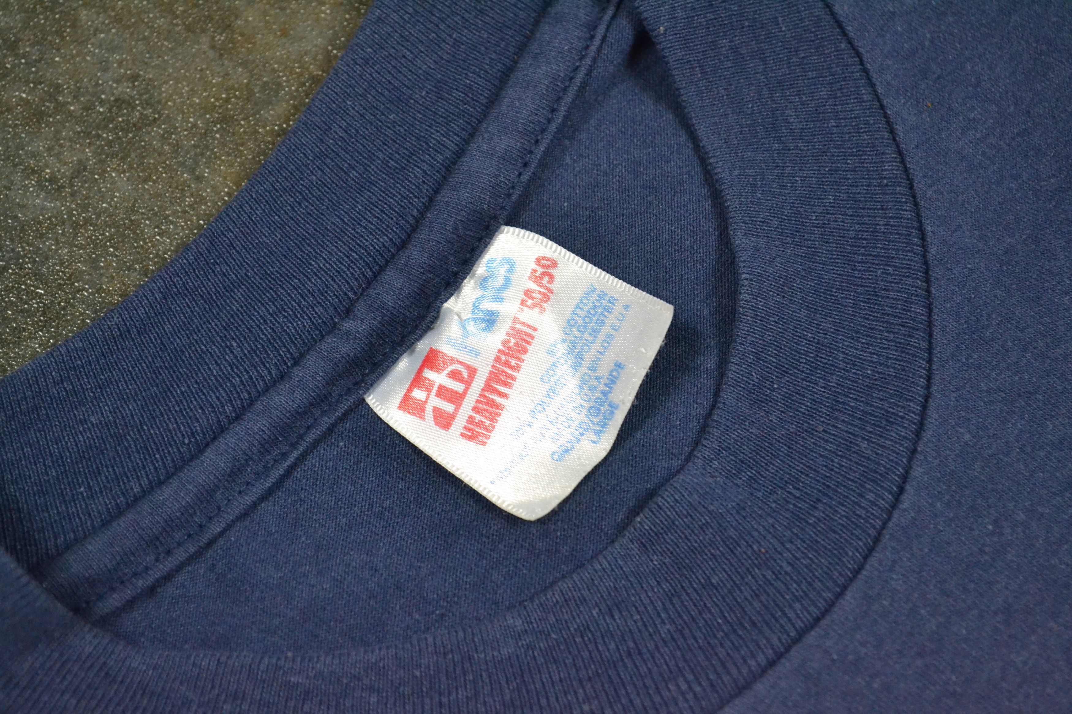 Vintage 80s Vintage Alaska Big Nature Print Hanes Navy T-Shirt Size US XL / EU 56 / 4 - 9 Thumbnail