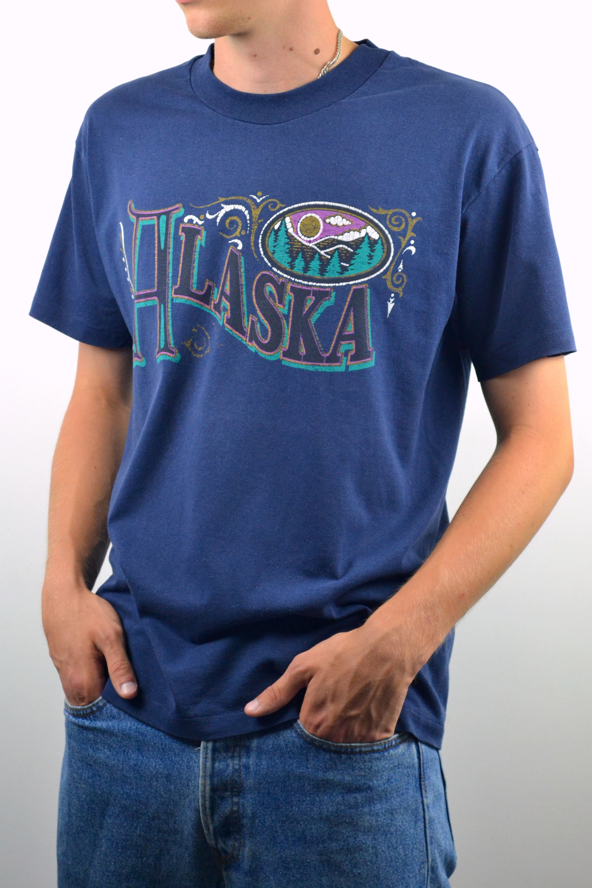 Vintage 80s Vintage Alaska Big Nature Print Hanes Navy T-Shirt Size US XL / EU 56 / 4 - 4 Thumbnail