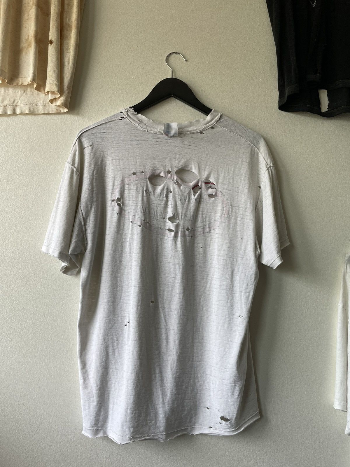 Vintage VINTAGE THRASHED SURF T-SHIRT Size US L / EU 52-54 / 3 - 7 Thumbnail
