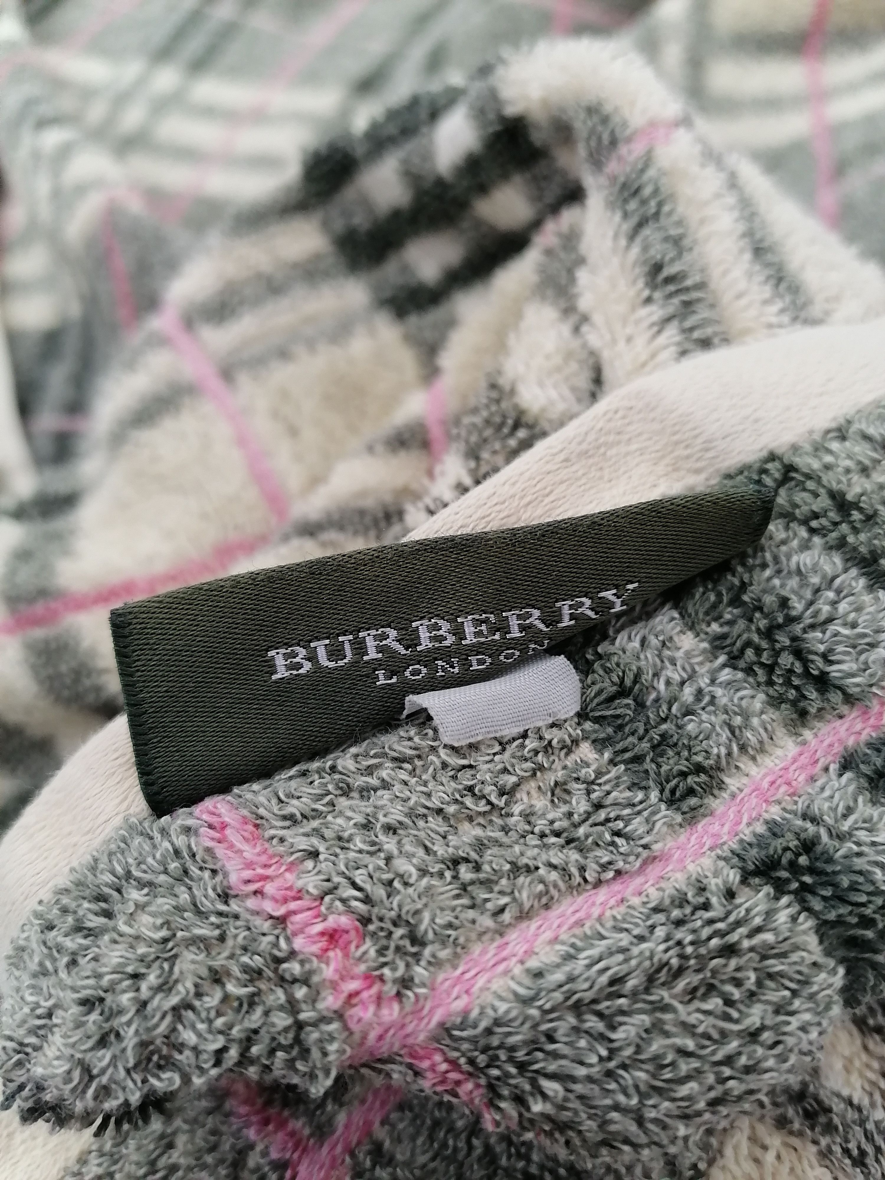 Burberry Burberry Towel Size ONE SIZE - 6 Thumbnail