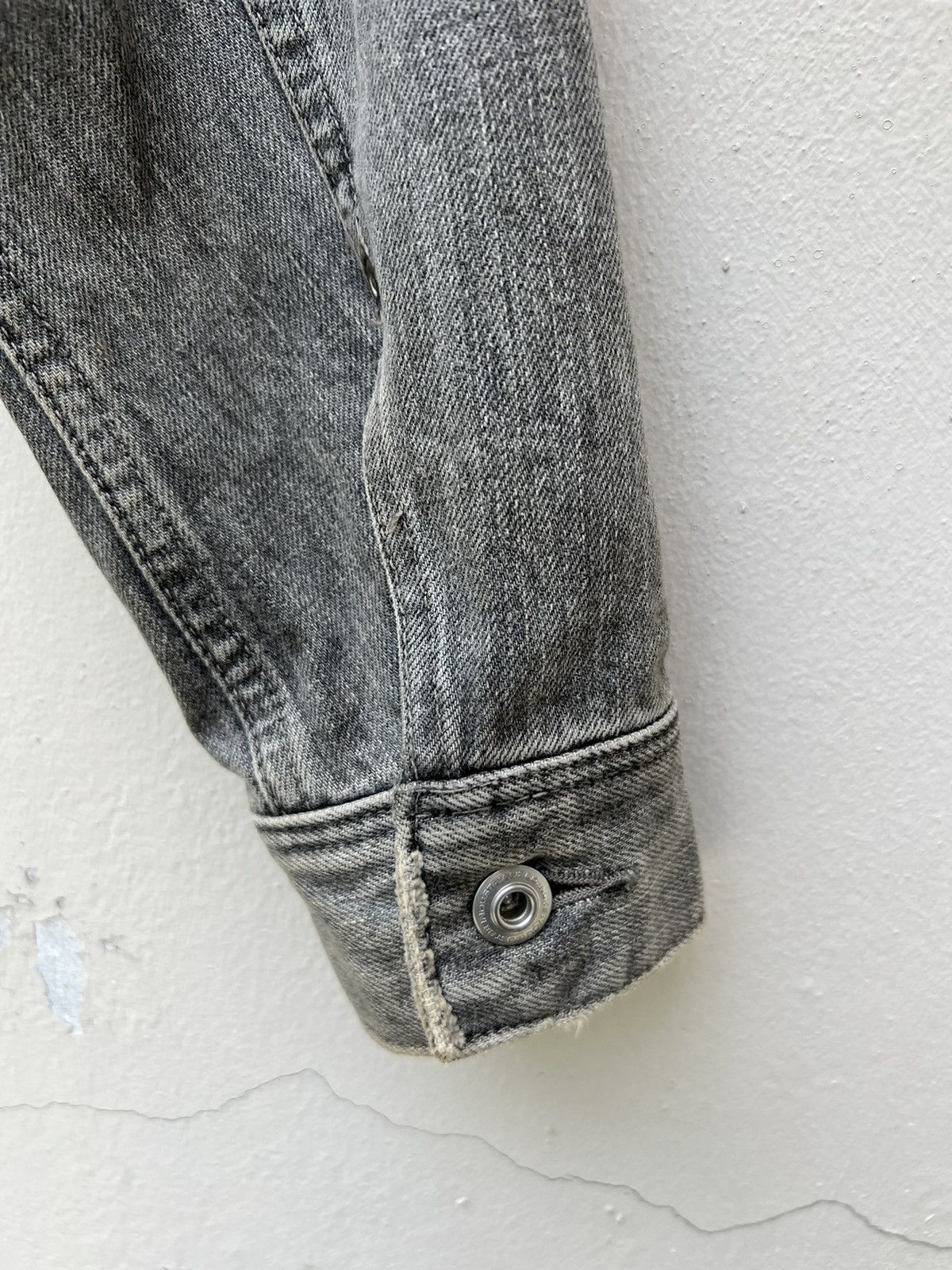 Japanese Brand Vintage 2000s NUKE Pre Julius 7 Faded Black Denim Jacket Size US M / EU 48-50 / 2 - 16 Thumbnail