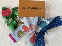 Louis Vuitton Yayoi Kusama Collaboration Silk Carre 45 Flower