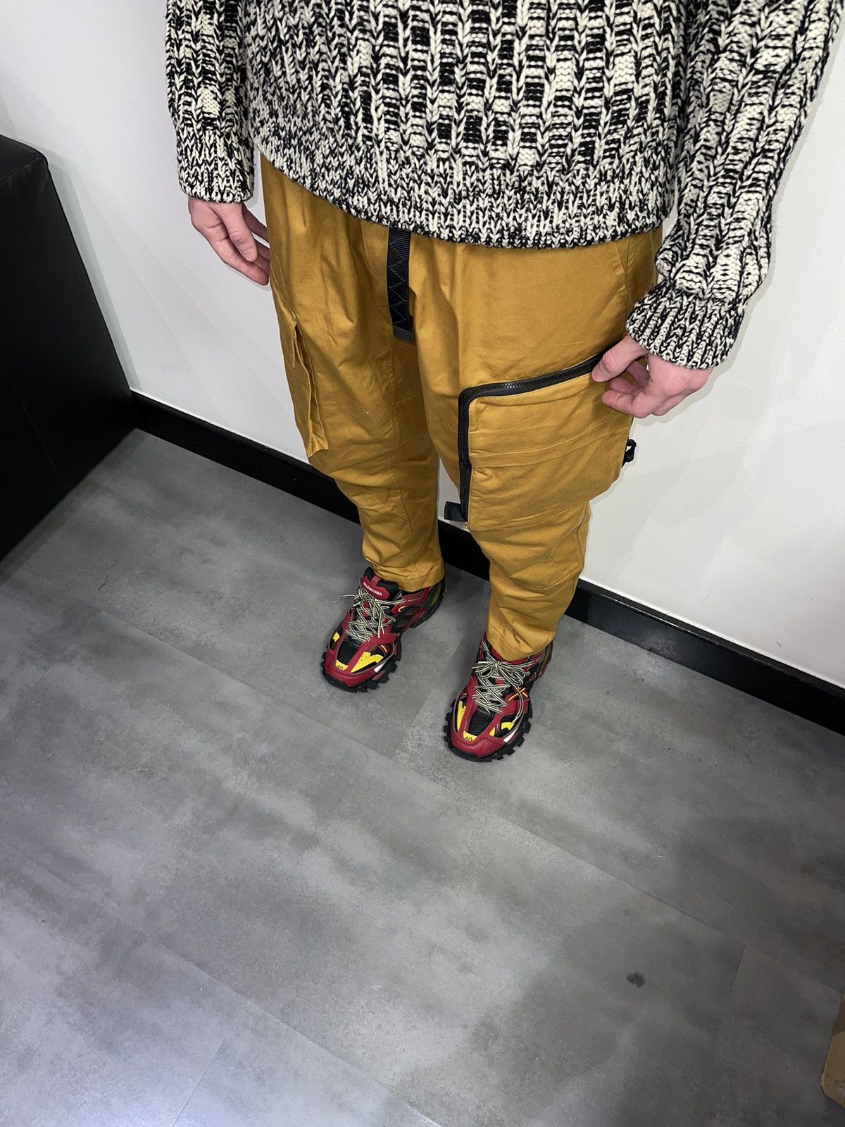Nike ACG Nike ACG X Errolson Hugh Technical Orange Cargo Pants Size US 30 / EU 46 - 9 Thumbnail