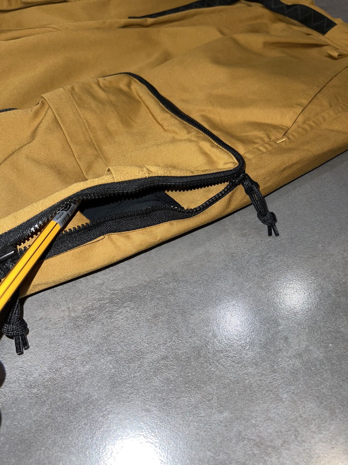 Nike ACG Nike ACG X Errolson Hugh Technical Orange Cargo Pants Size US 30 / EU 46 - 14 Thumbnail