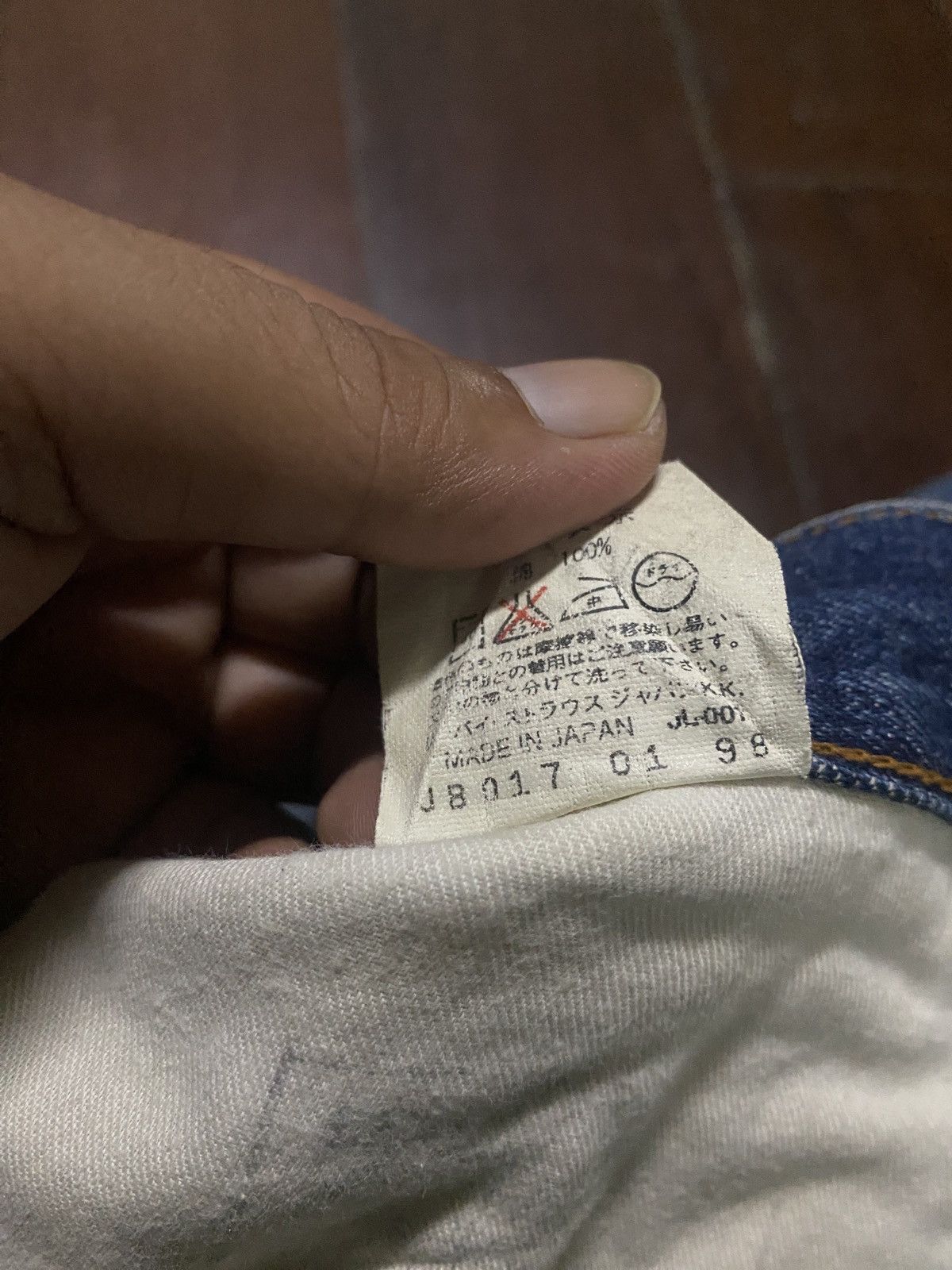 Levi's Vintage Clothing FIRE 🔥🔥 VINTAGE 90s LEVIS BIG E LVC 502 SELVEDGE DISTRESSED Size US 32 / EU 48 - 16 Thumbnail
