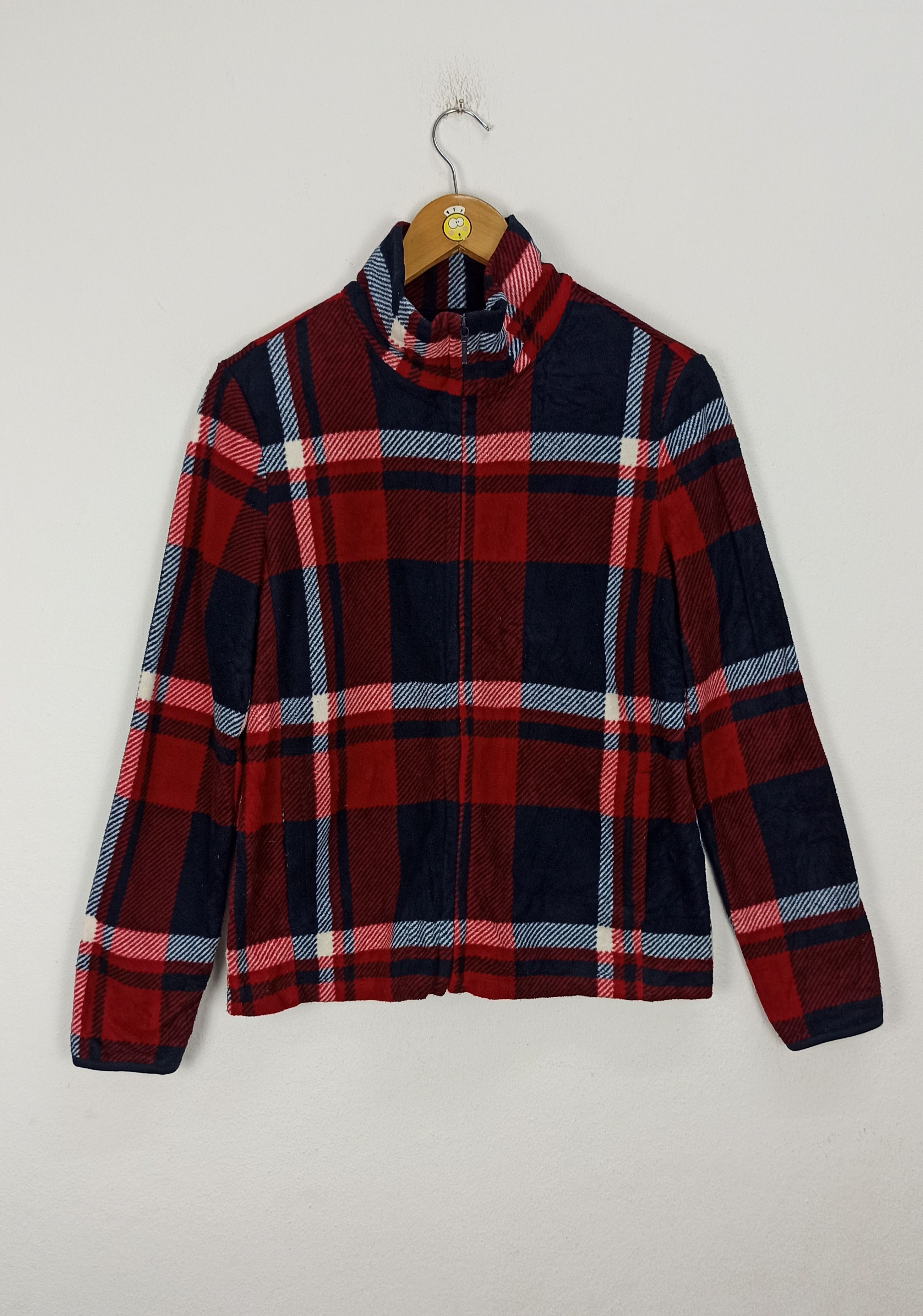 Japanese Brand Uniqlo Fleece Red Colour Good Condition used Size US M / EU 48-50 / 2 - 1 Thumbnail