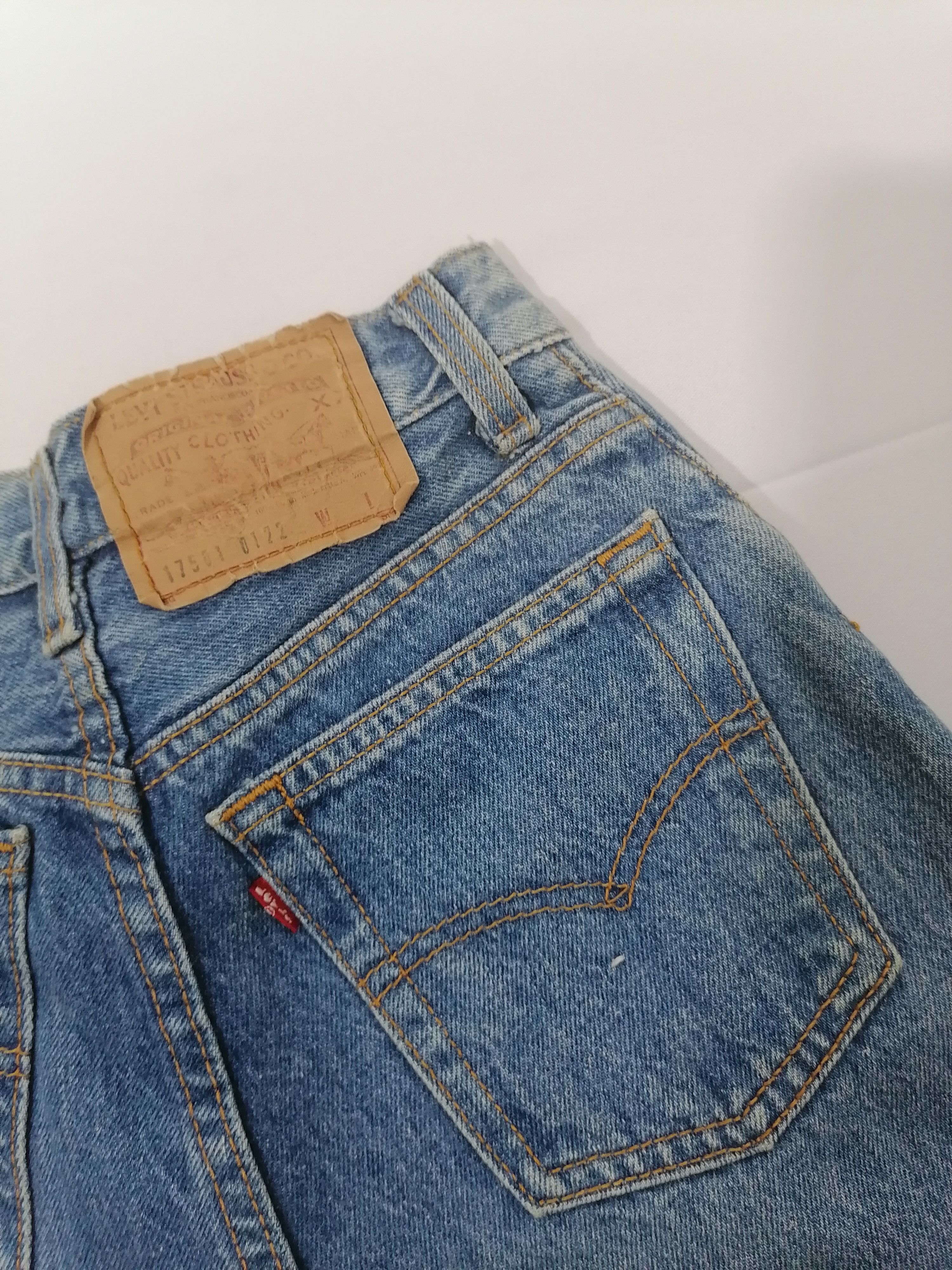 Levi's Levi's Strauss 17501-0122 Small Waist Denim Jeans Size US 26 / EU 42 - 4 Thumbnail