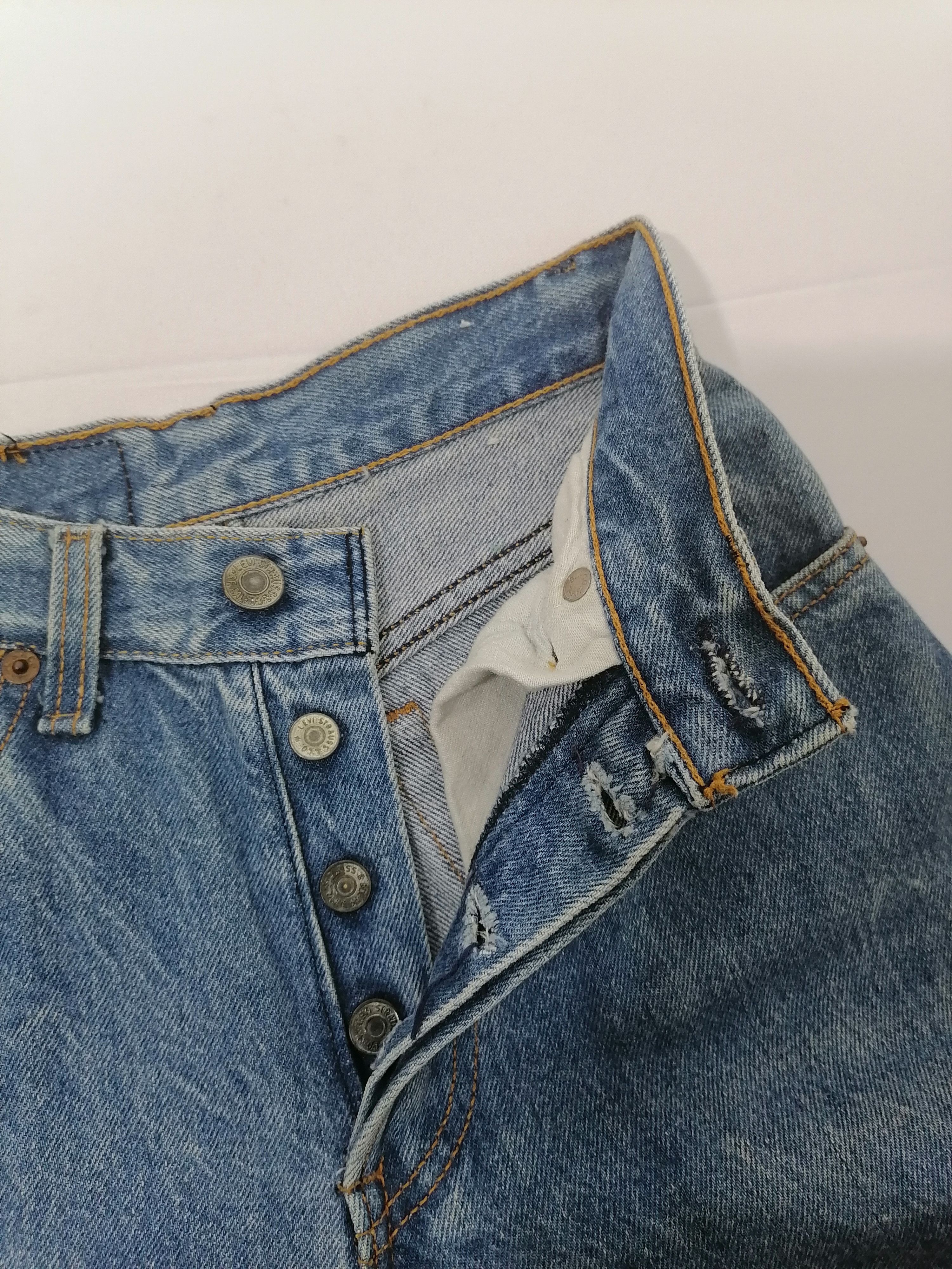 Levi's Levi's Strauss 17501-0122 Small Waist Denim Jeans Size US 26 / EU 42 - 2 Thumbnail