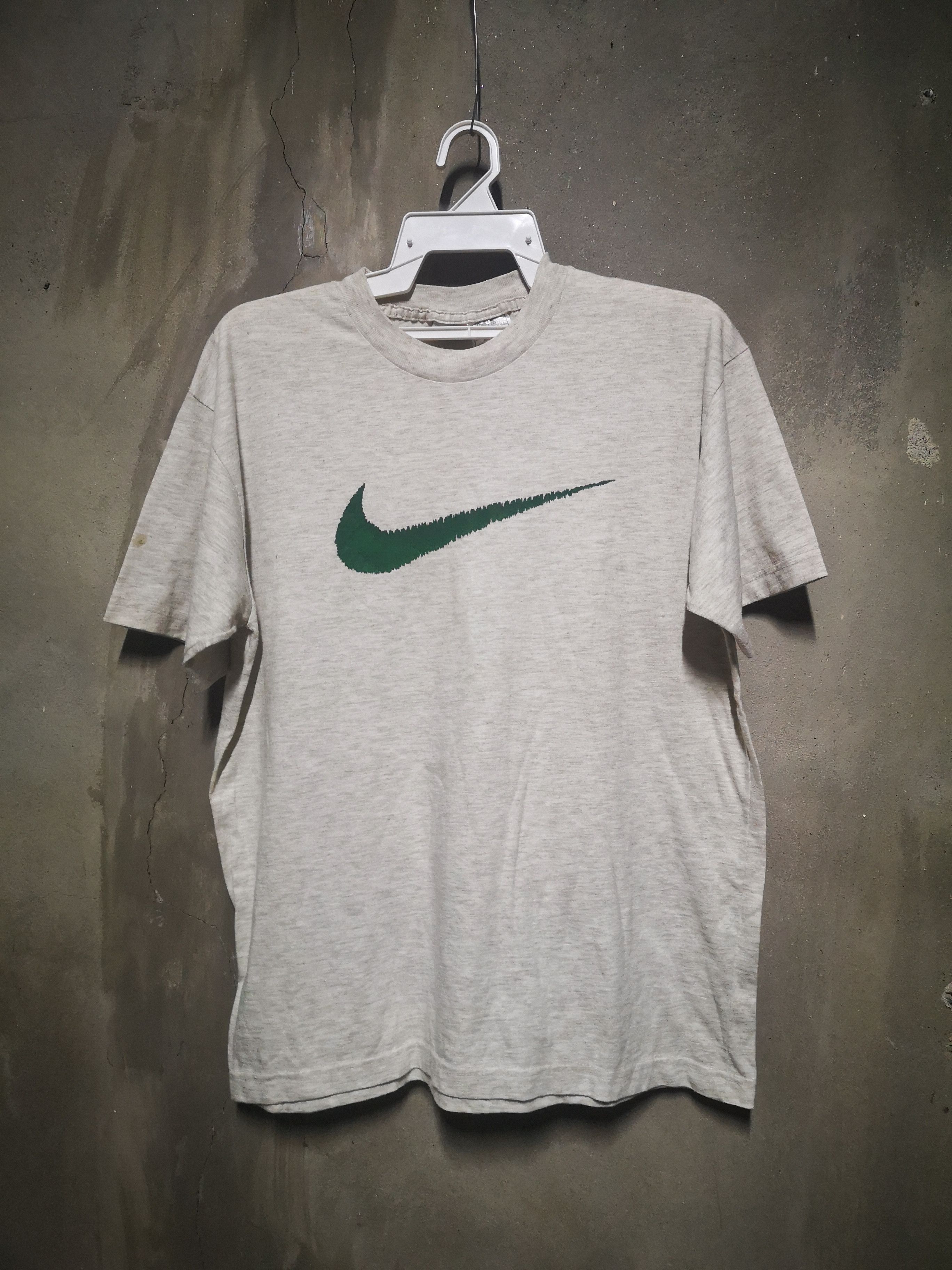 Nike Vintage nike swooh 90s big logo Size US M / EU 48-50 / 2 - 1 Thumbnail