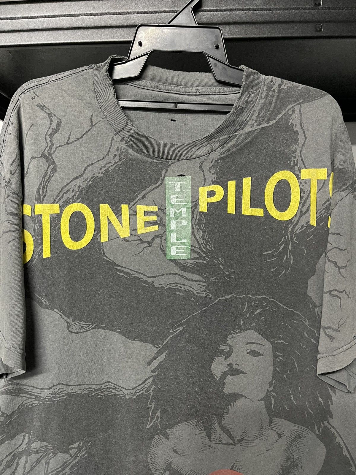 Band Tees × Vintage Rare Vintage Stone Tample Pilots Aop Distressed Tee Size US XL / EU 56 / 4 - 2 Thumbnail