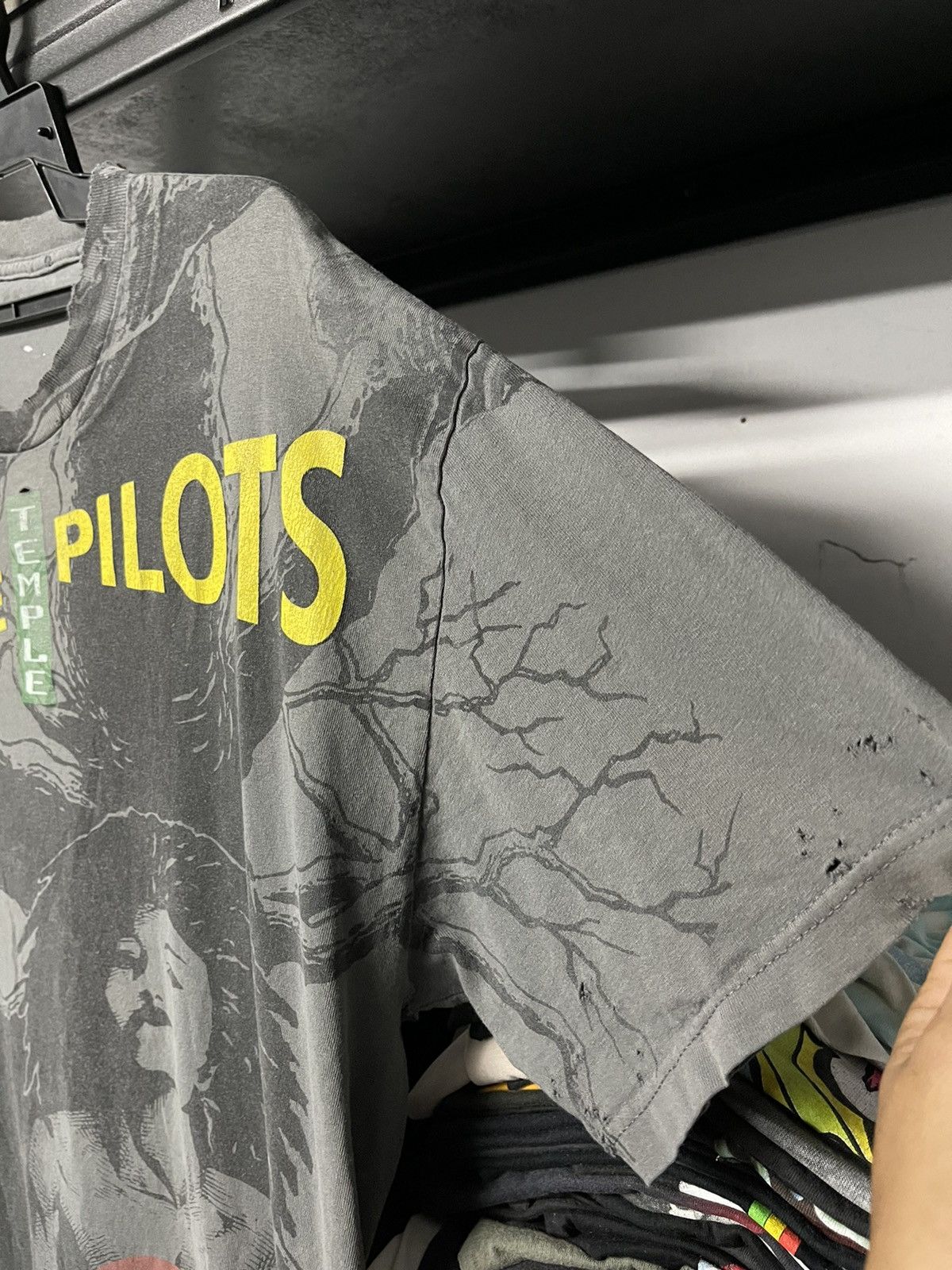 Band Tees × Vintage Rare Vintage Stone Tample Pilots Aop Distressed Tee Size US XL / EU 56 / 4 - 5 Thumbnail