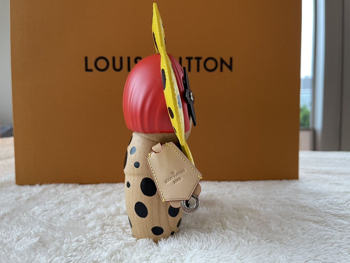 Louis Vuitton × Yayoi Kusama New Louis Vuitton Yayoi Kusama Infinity Dots Vivienne RARE Size ONE SIZE - 6 Thumbnail