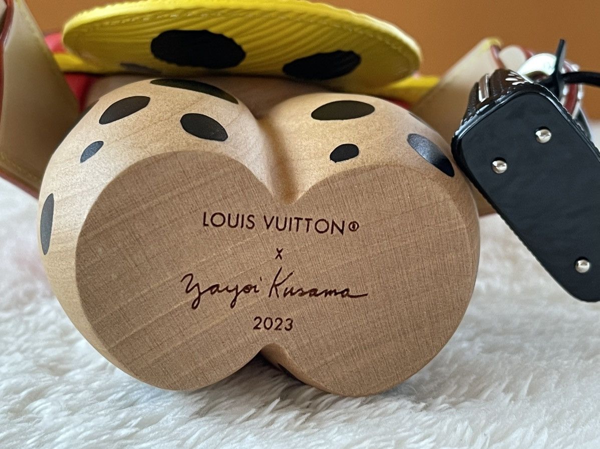 Louis Vuitton × Yayoi Kusama New Louis Vuitton Yayoi Kusama Infinity Dots Vivienne RARE Size ONE SIZE - 8 Thumbnail