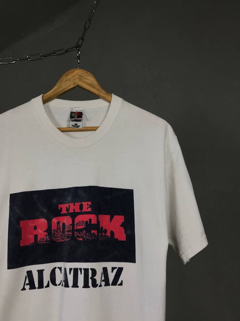 Vintage The Rock Alcatraz vintage movie streetwear tee Size US M / EU 48-50 / 2 - 2 Thumbnail