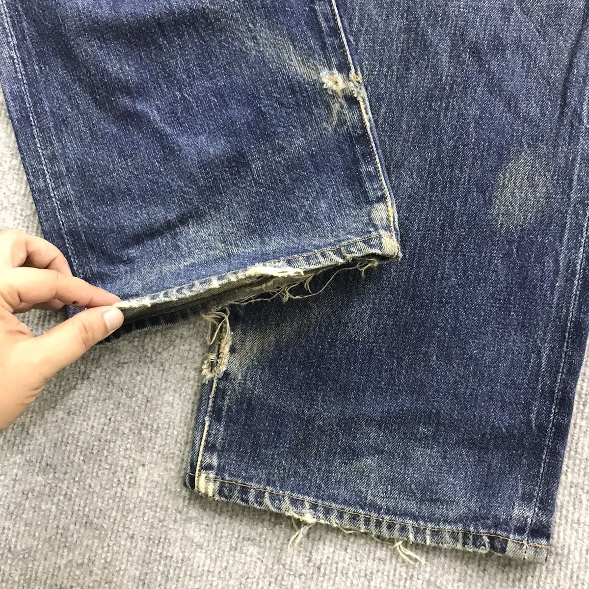 Levi's Vintage Clothing ‼️LEVIS 501 BIG E REDLINE BUTTON 555 DISTRESSED PANTS Size US 30 / EU 46 - 8 Thumbnail