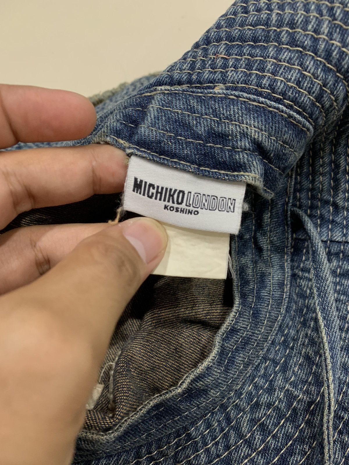 Michiko Koshino London DISTRESSED DESTROYED DENIM BUCKET HAT Size ONE SIZE - 5 Thumbnail