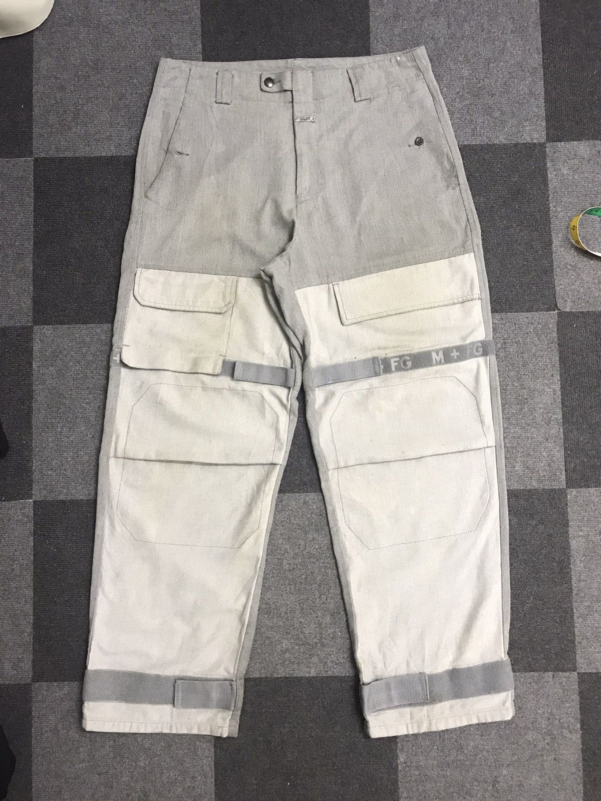 Pantalon Velours Côtelé Marithé François Girbaud Kaki - Coupe Destructurée Taille 38, Très Bon état