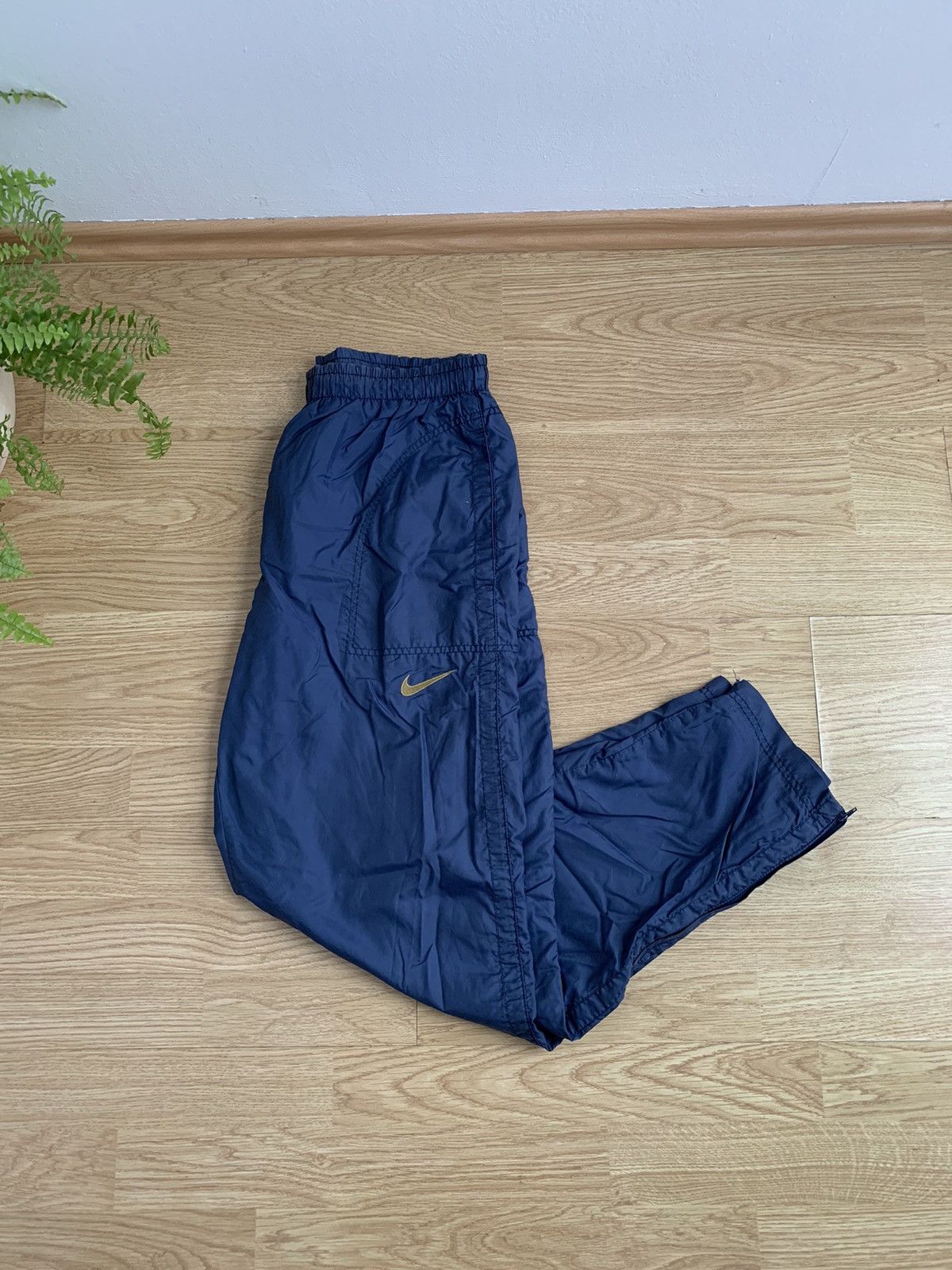 Nike × Vintage Vintage 90s Nike Navy Track Pants Swoosh Nylon Drill Size US 32 / EU 48 - 2 Thumbnail