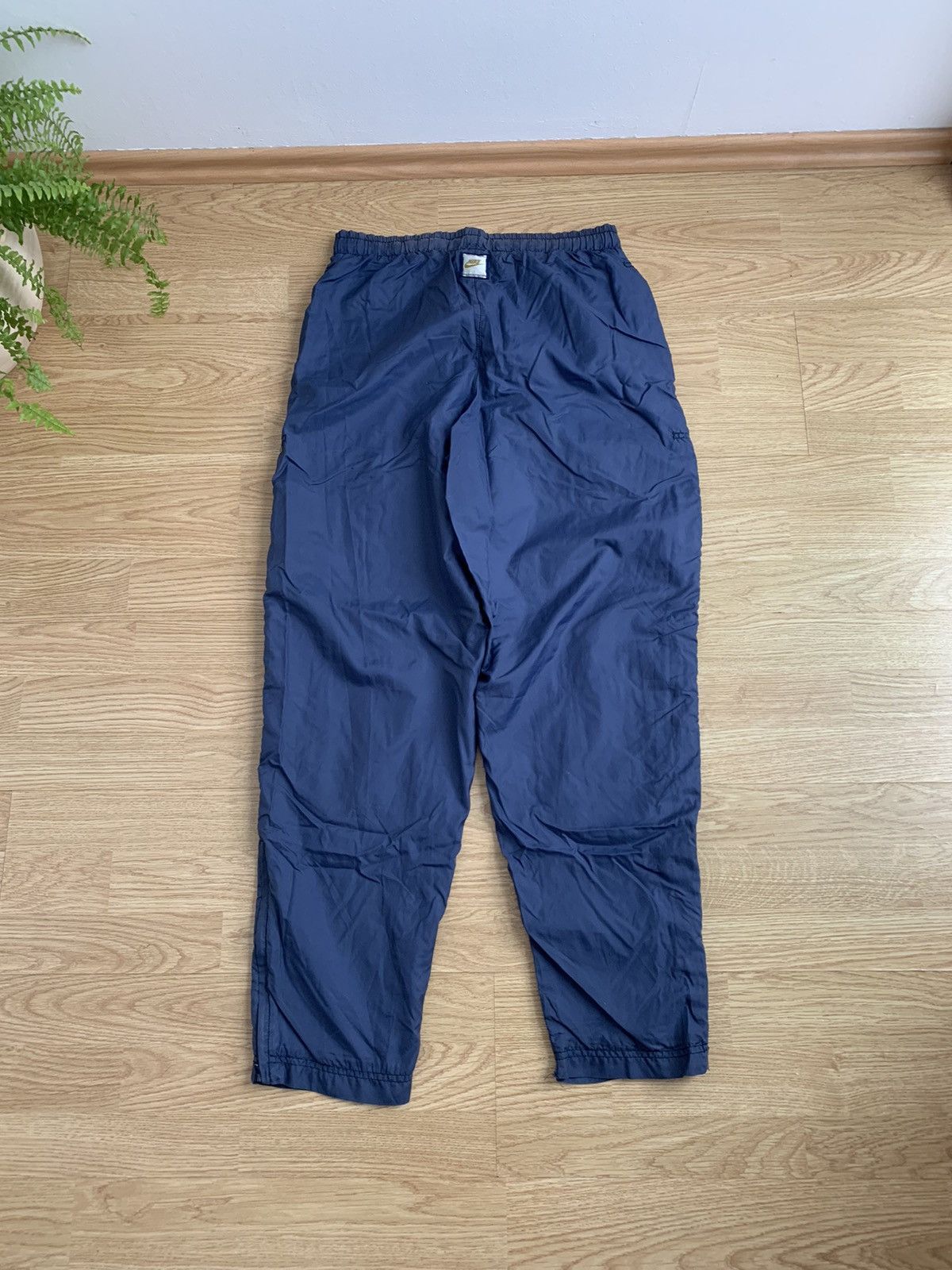 Nike × Vintage Vintage 90s Nike Navy Track Pants Swoosh Nylon Drill Size US 32 / EU 48 - 4 Thumbnail
