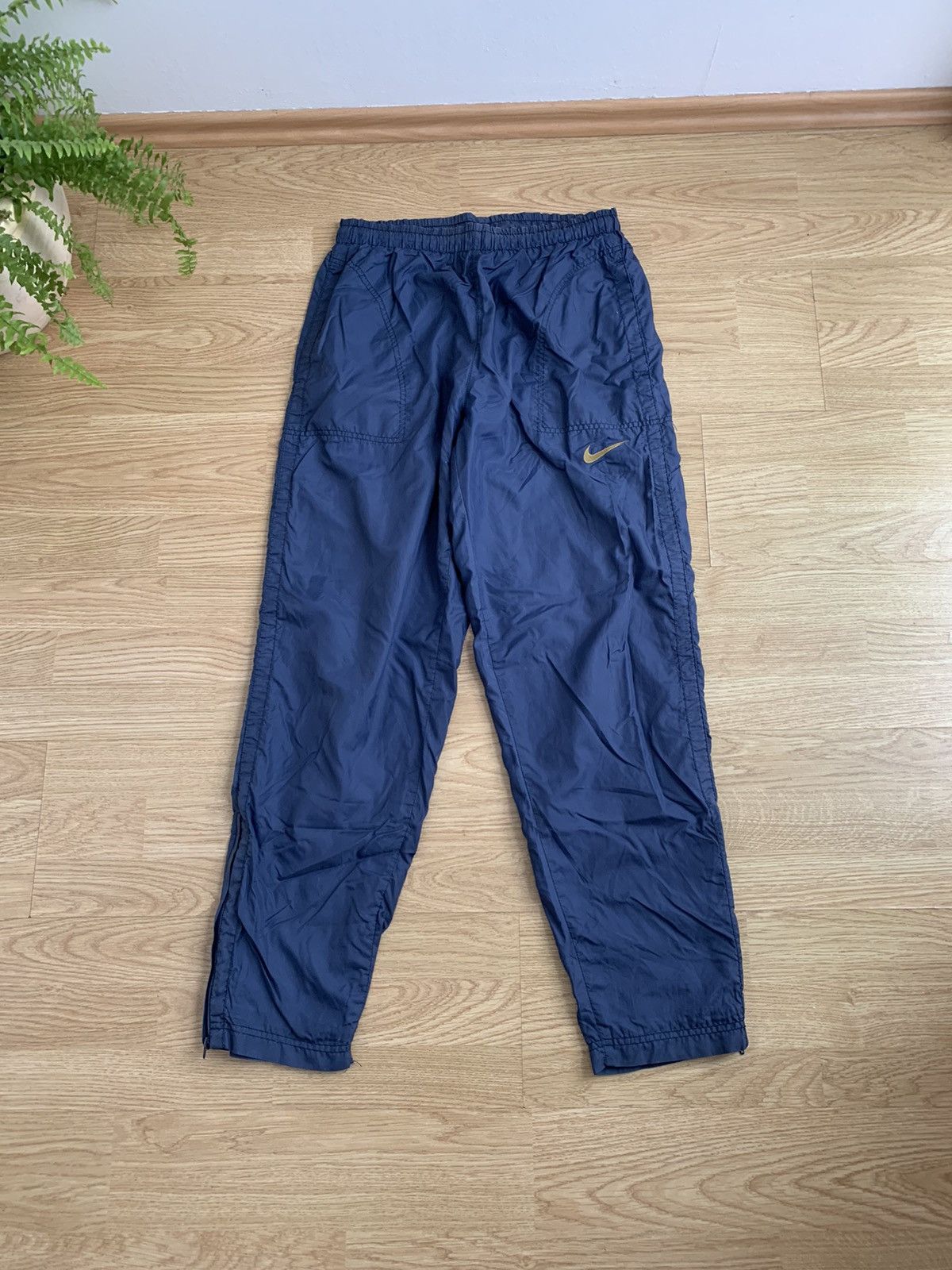 Nike × Vintage Vintage 90s Nike Navy Track Pants Swoosh Nylon Drill Size US 32 / EU 48 - 3 Thumbnail