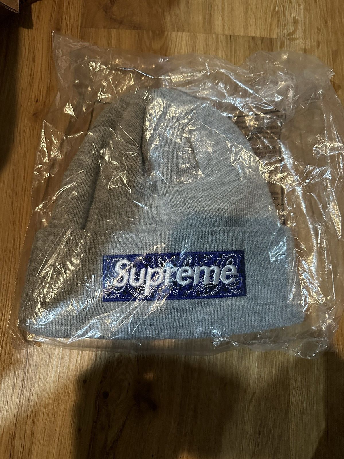New Era × Supreme Supreme new era heather Grey box logo bandana beanie FW19 Size ONE SIZE - 1 Thumbnail