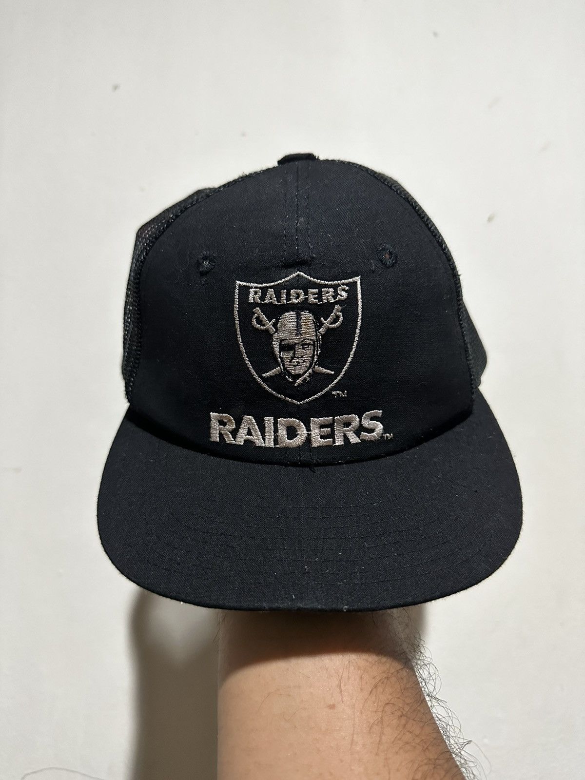 image of Oakland Raiders x Vintage Raiders Logo+Script Trucked Hat in Black, Men's