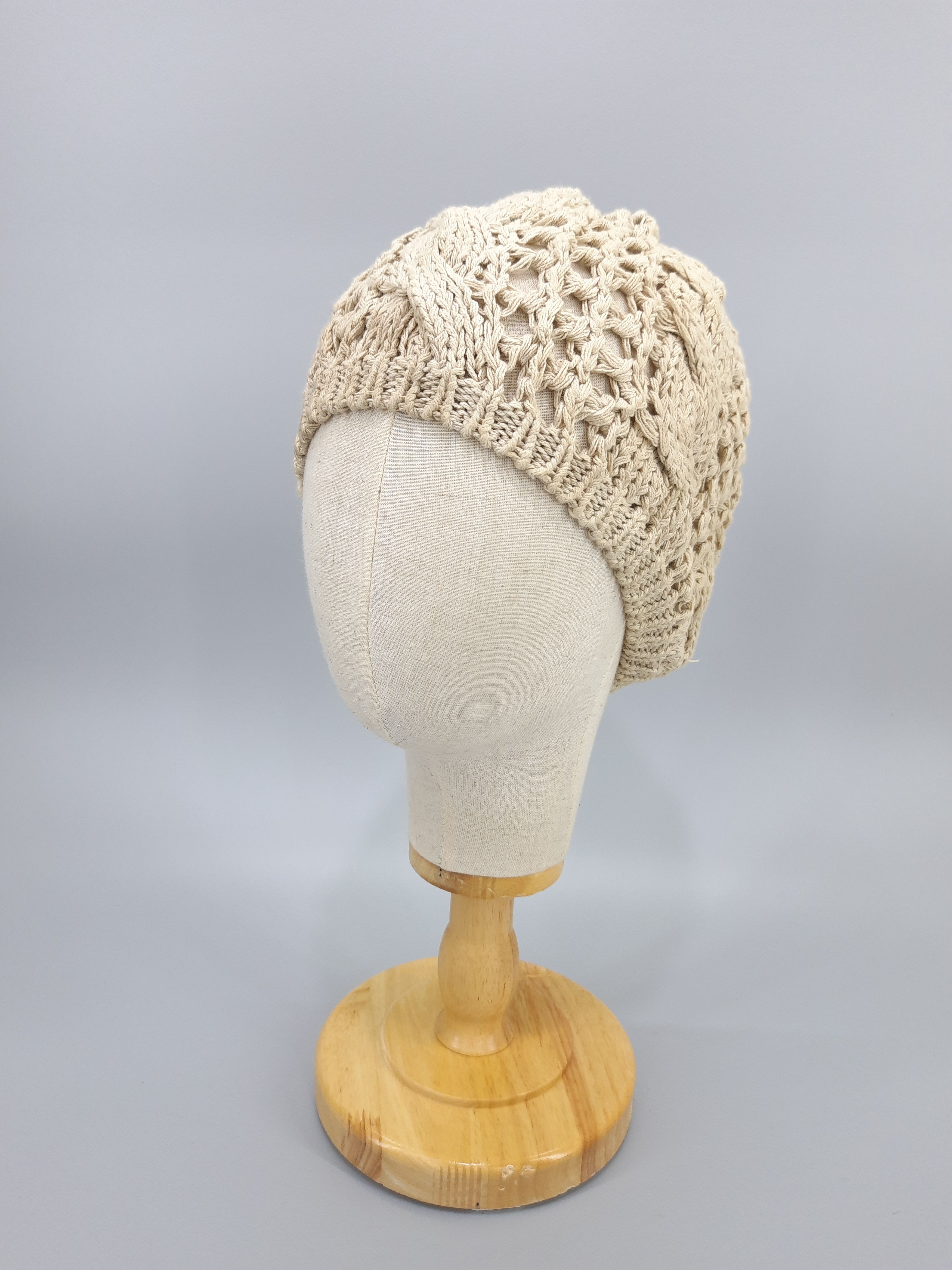 Vintage Cecil MC Bee Beanie Knit Hat/Cap/Snowcap - BN260