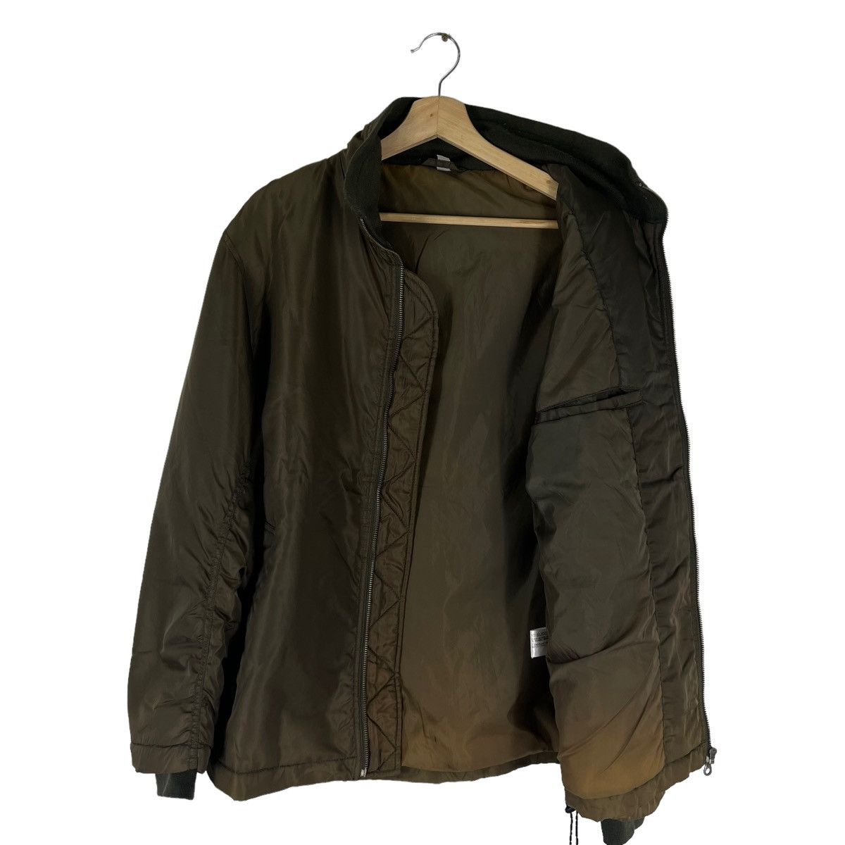 Japanese Brand VERY RARE FADED BY SUN DESIGN UNIQLO JAPAN BOMBER JACKET Size US M / EU 48-50 / 2 - 7 Thumbnail