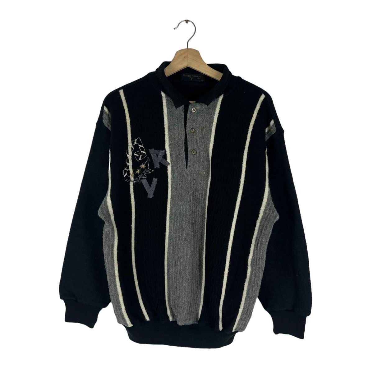 Japanese Brand VINTAGE RUDOLPH VALENTINO COLLAR SWEATSHIRT BIG LOGO Size US L / EU 52-54 / 3 - 1 Thumbnail