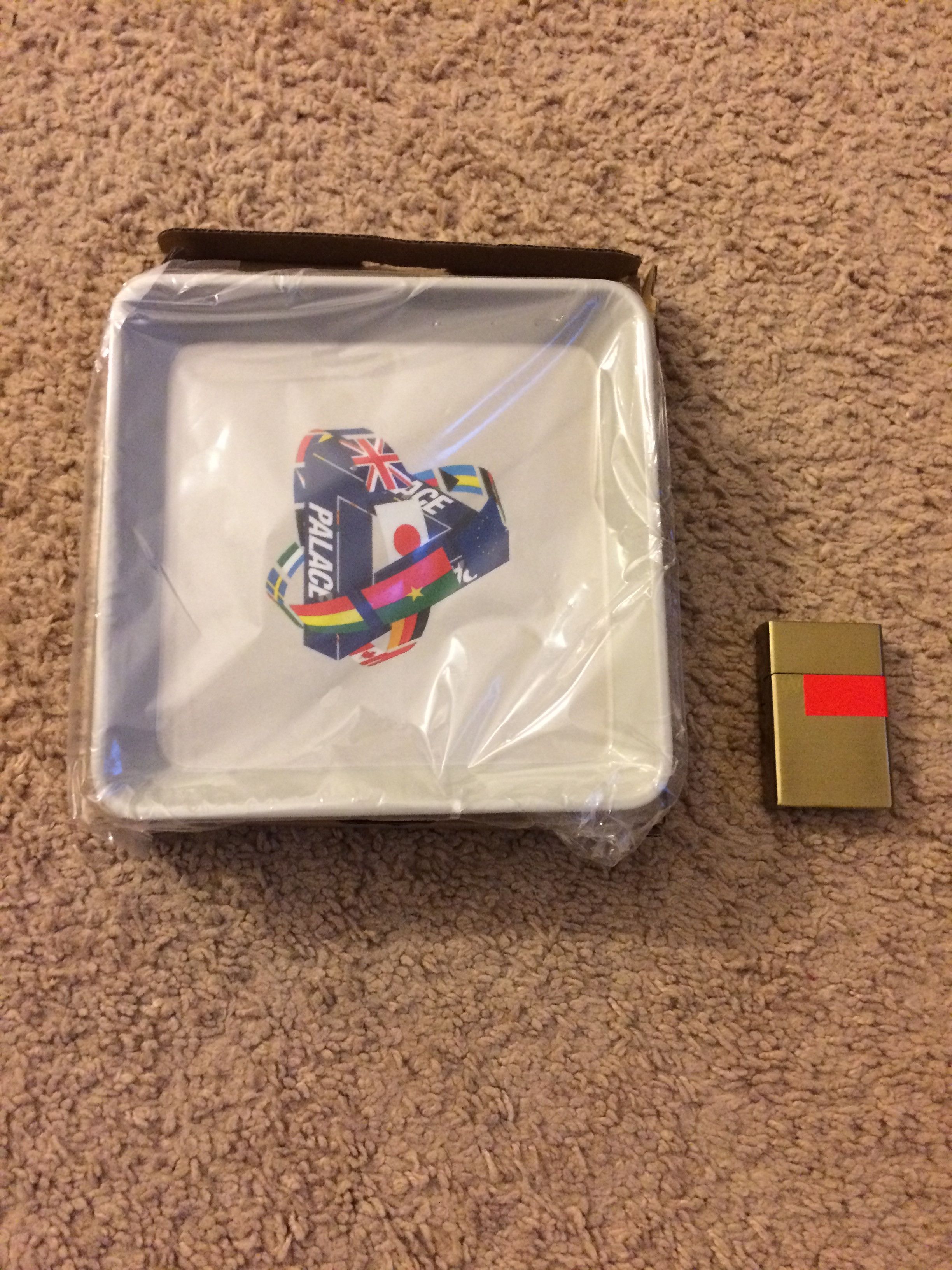 image of Palace Tri-Flag Tray in Grey, Men's