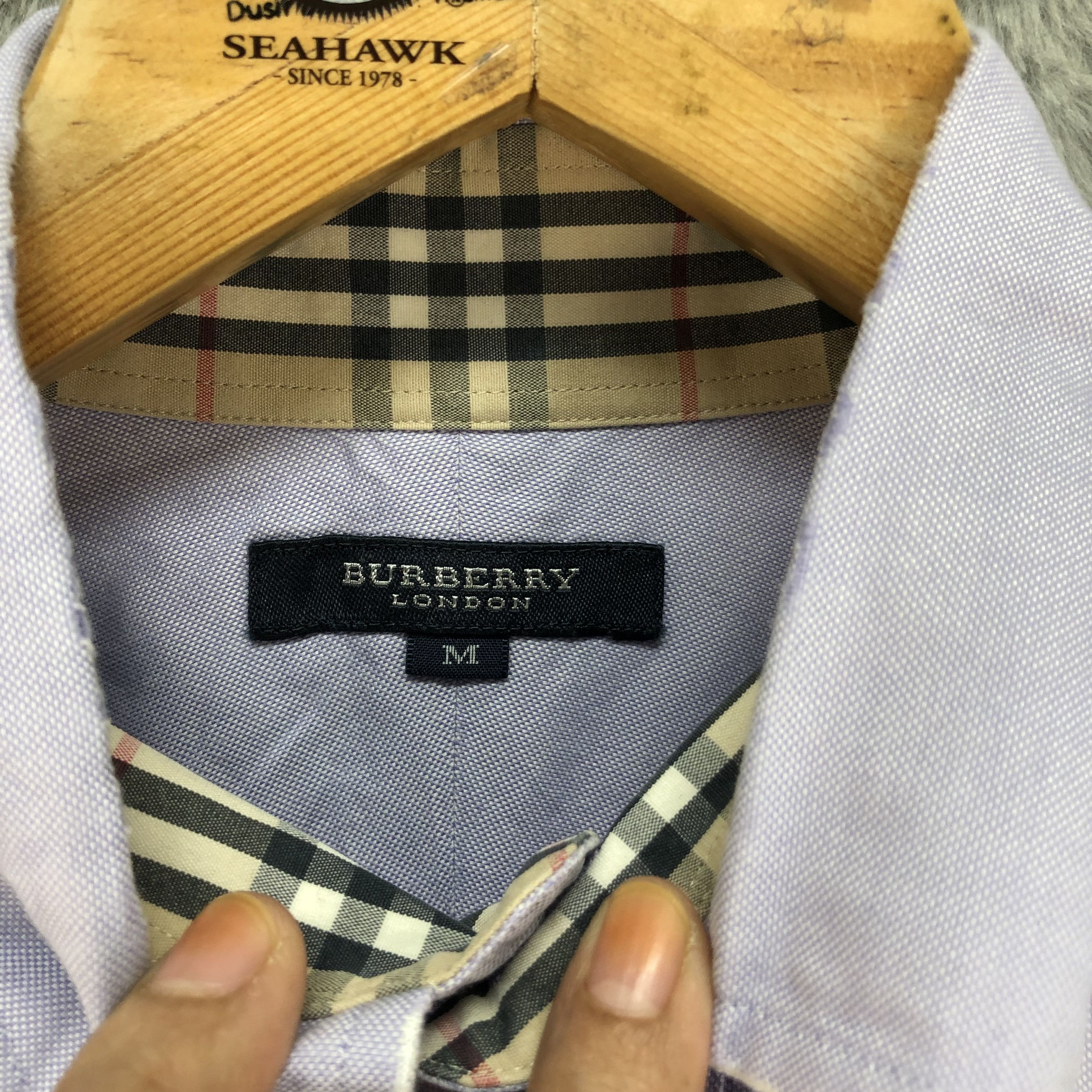 Burberry Burberry London Button Ups Shirts #4571-159 Size US M / EU 48-50 / 2 - 7 Thumbnail