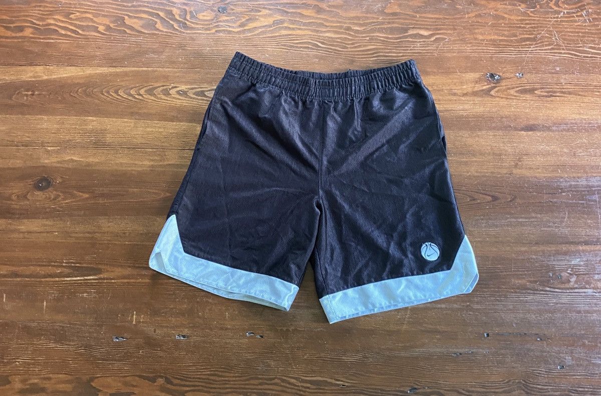 Nike × Vintage Vintage Y2K’s Nike Basketball Ribbed Polyester Shorts Size US 35 - 2 Thumbnail