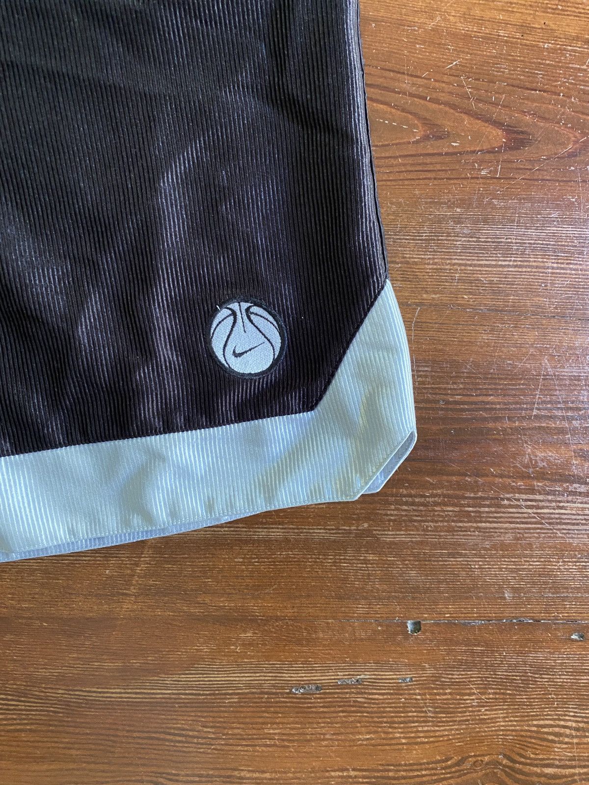 Nike × Vintage Vintage Y2K’s Nike Basketball Ribbed Polyester Shorts Size US 35 - 3 Thumbnail