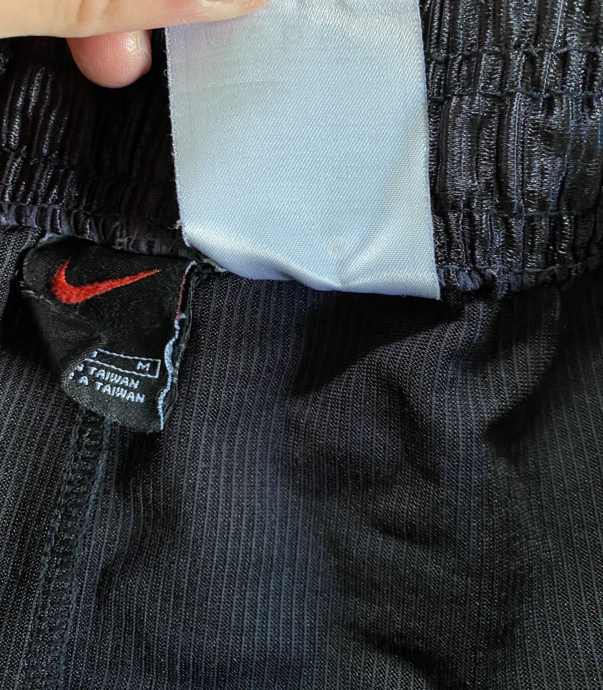 Nike × Vintage Vintage Y2K’s Nike Basketball Ribbed Polyester Shorts Size US 35 - 12 Thumbnail