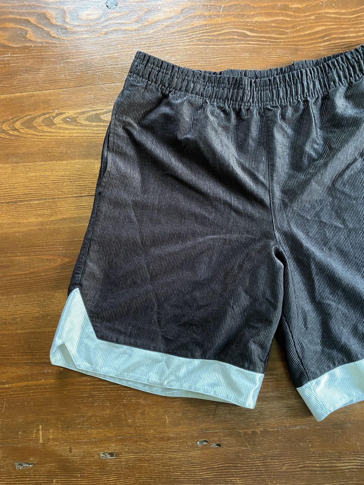 Nike × Vintage Vintage Y2K’s Nike Basketball Ribbed Polyester Shorts Size US 35 - 5 Thumbnail