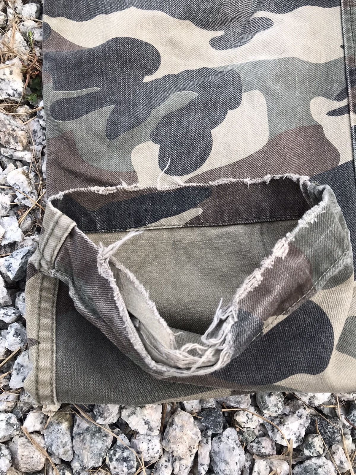 Vintage Distressed Back Number Camo Cargo Pants Size US 37 - 4 Thumbnail