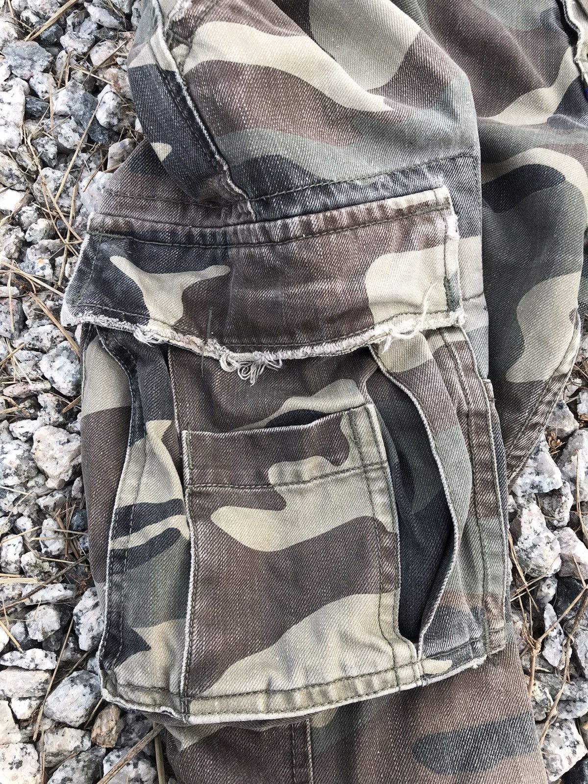 Vintage Distressed Back Number Camo Cargo Pants Size US 37 - 7 Thumbnail