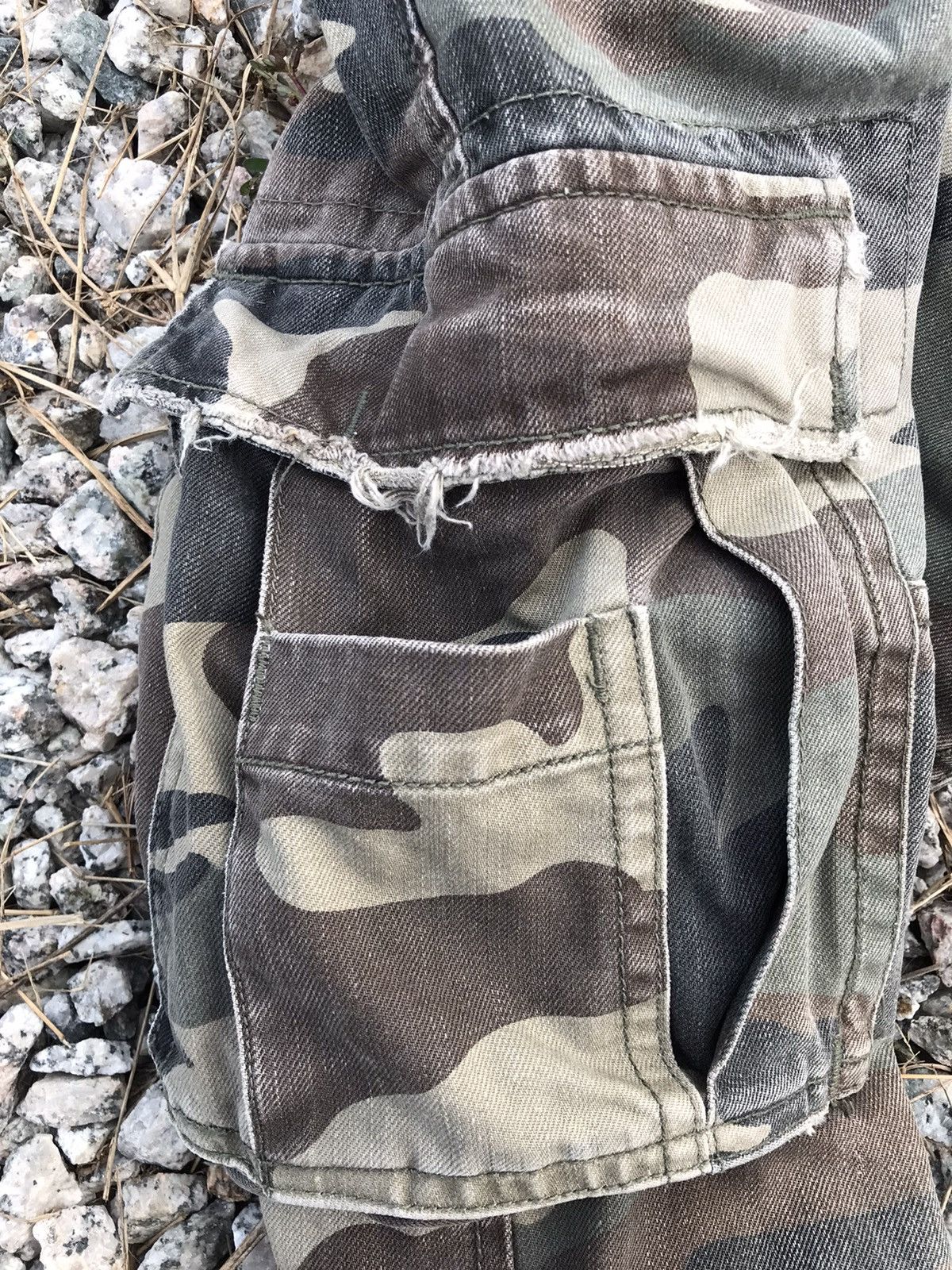 Vintage Distressed Back Number Camo Cargo Pants Size US 37 - 10 Thumbnail
