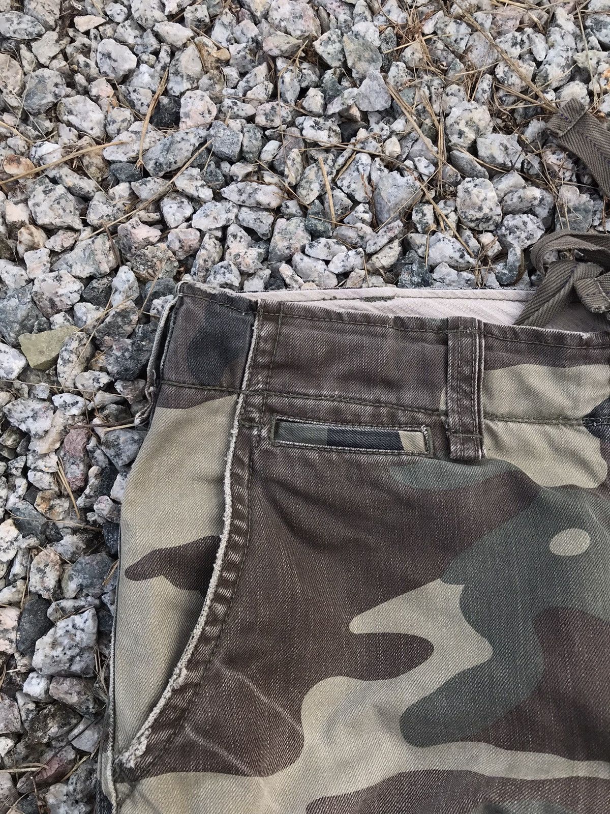 Vintage Distressed Back Number Camo Cargo Pants Size US 37 - 11 Thumbnail