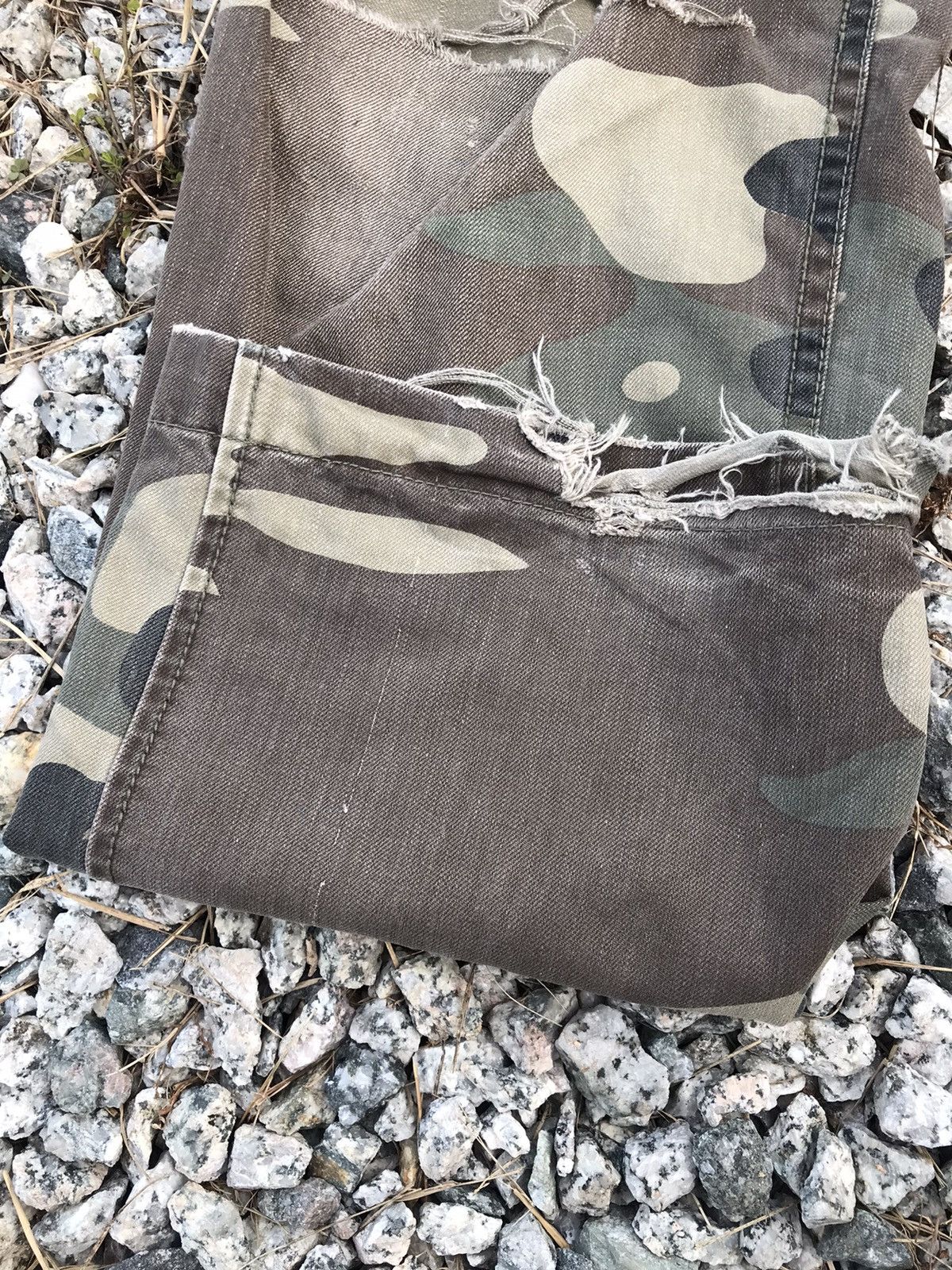 Vintage Distressed Back Number Camo Cargo Pants Size US 37 - 5 Thumbnail