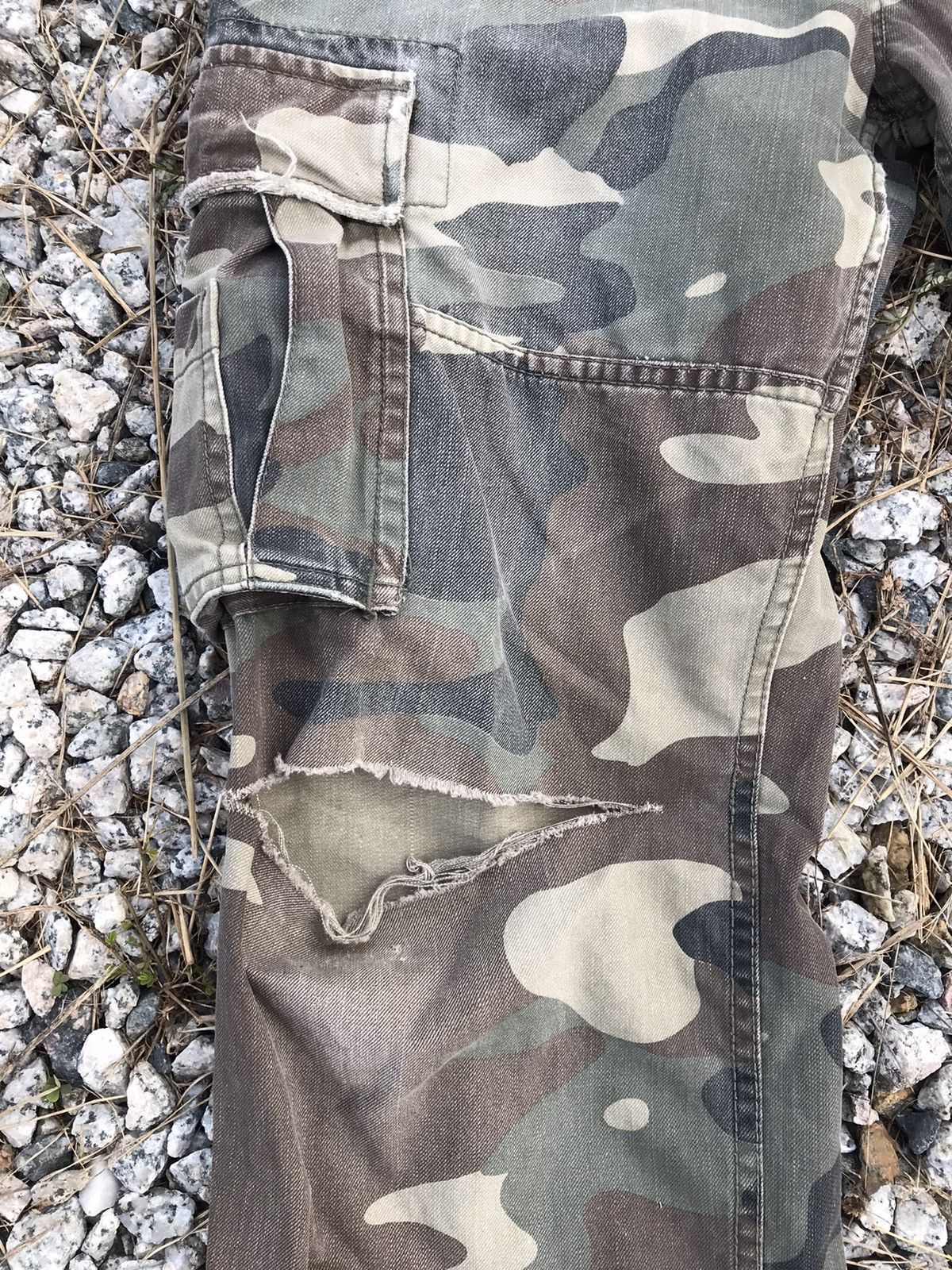Vintage Distressed Back Number Camo Cargo Pants Size US 37 - 6 Thumbnail