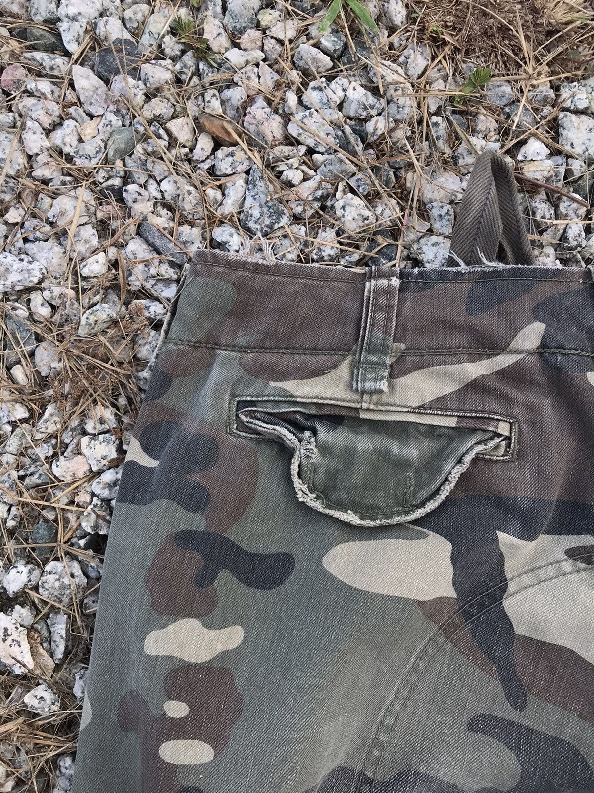 Vintage Distressed Back Number Camo Cargo Pants Size US 37 - 16 Thumbnail