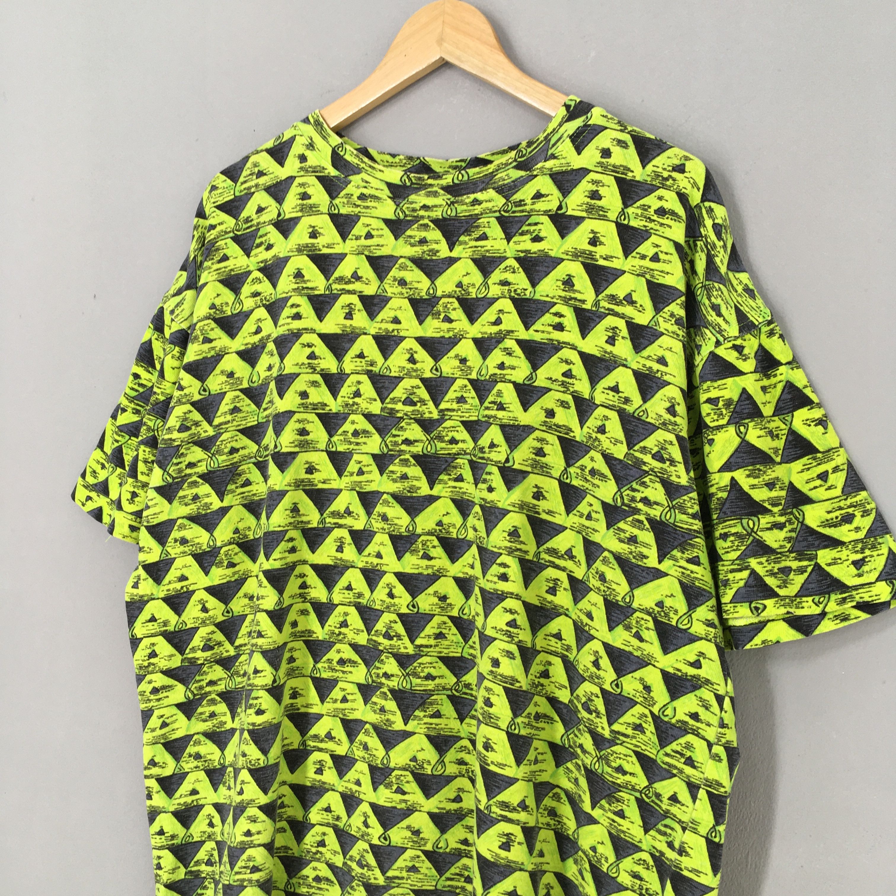 Maui and Sons × Vintage Vintage Maui & Sons Surfer Wave Abstract Neon T shirt XLarge Size US XL / EU 56 / 4 - 3 Thumbnail