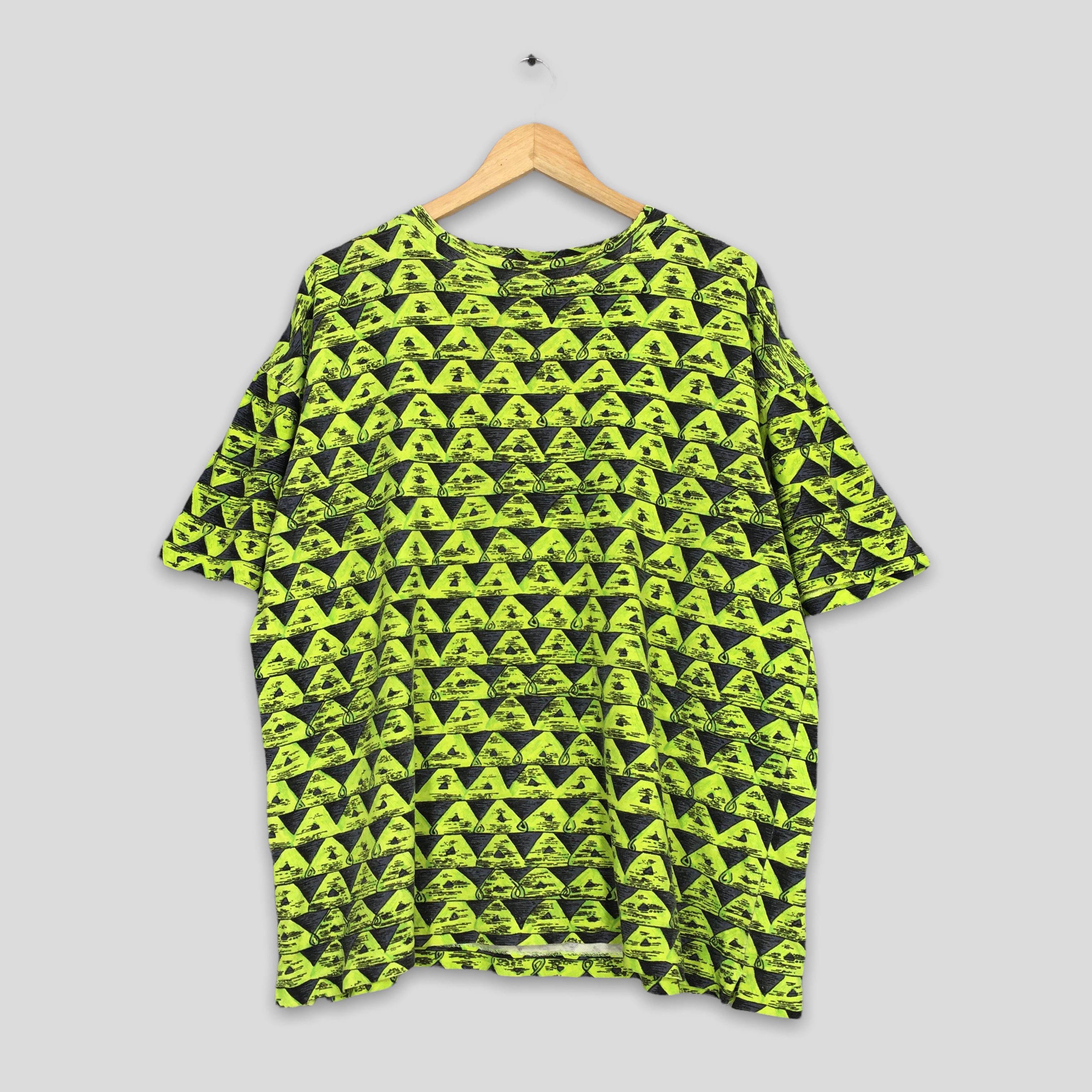 Maui and Sons × Vintage Vintage Maui & Sons Surfer Wave Abstract Neon T shirt XLarge Size US XL / EU 56 / 4 - 1 Thumbnail