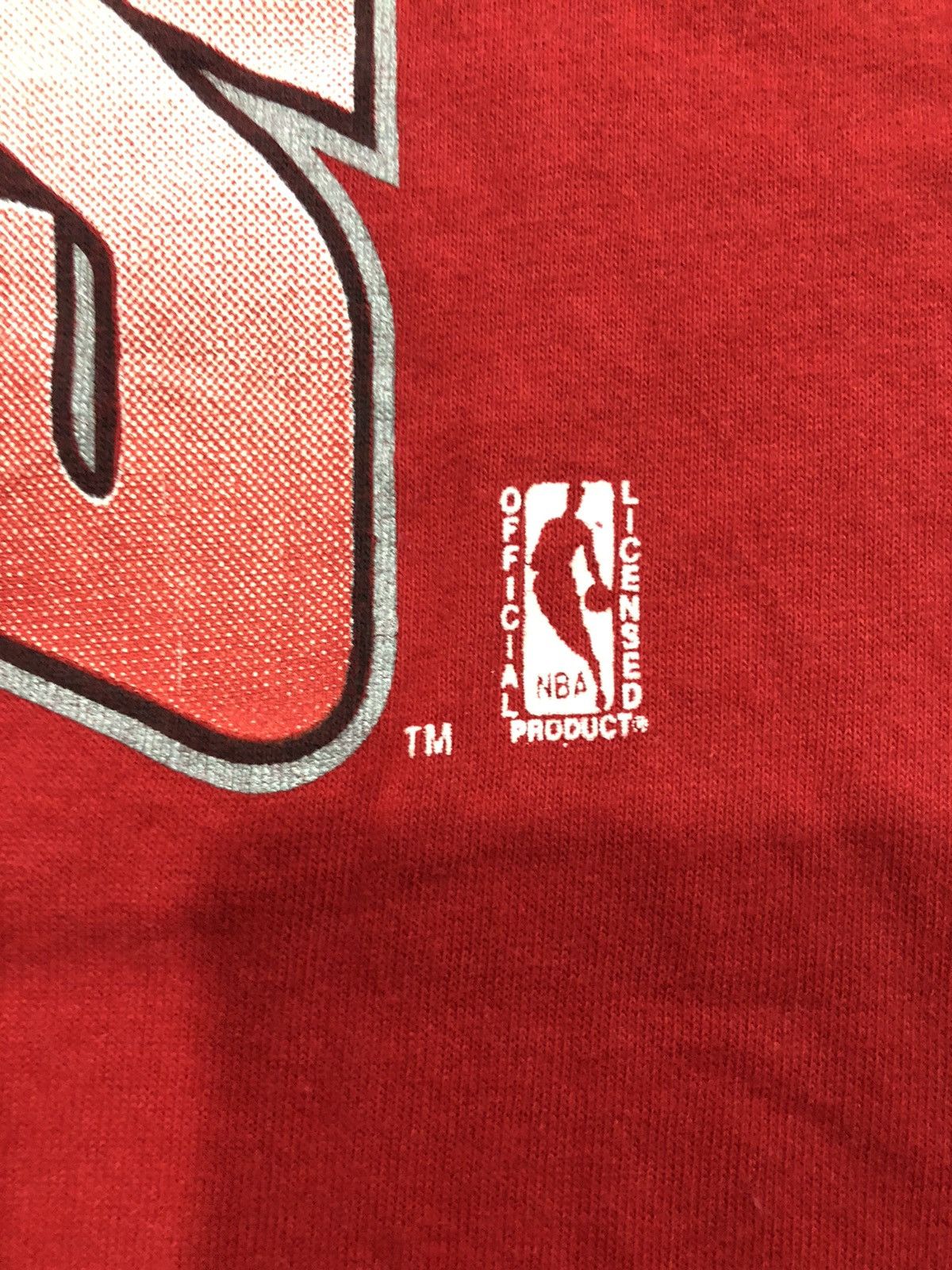 NBA × Vintage Vintage Chicago Bulls Basketball Nba Tee Tops Tshirt Jordan Size US L / EU 52-54 / 3 - 3 Thumbnail