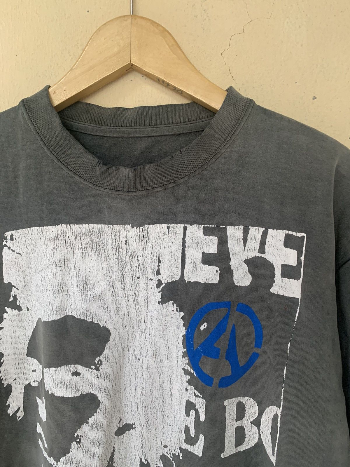 4GSELLER VINTAGE 90S THRASHED SID VISIOUS DESTORY TEE ERD GRUNGE Size US L / EU 52-54 / 3 - 2 Thumbnail